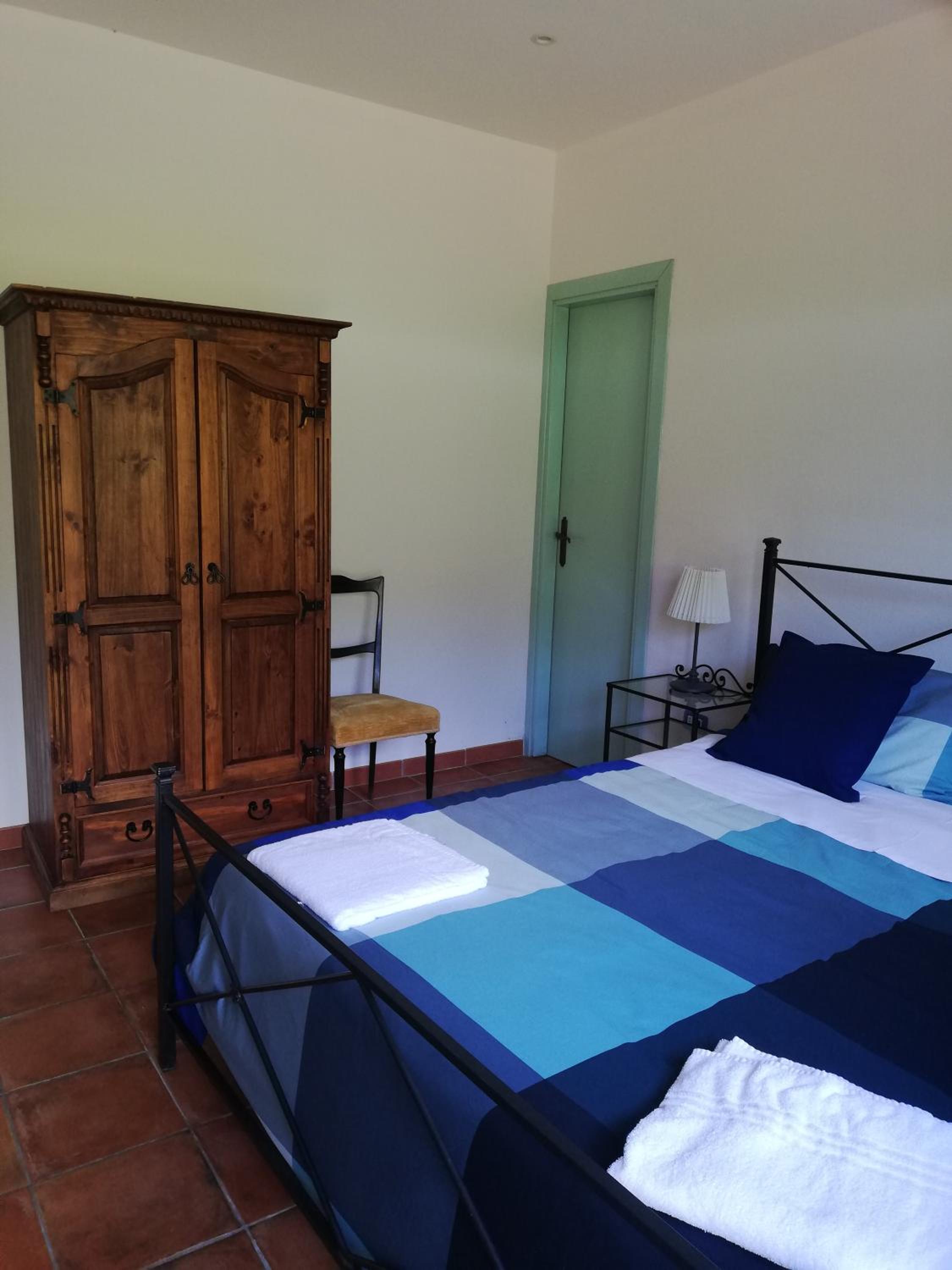 Double Room with Private Bathroom - Photo 9