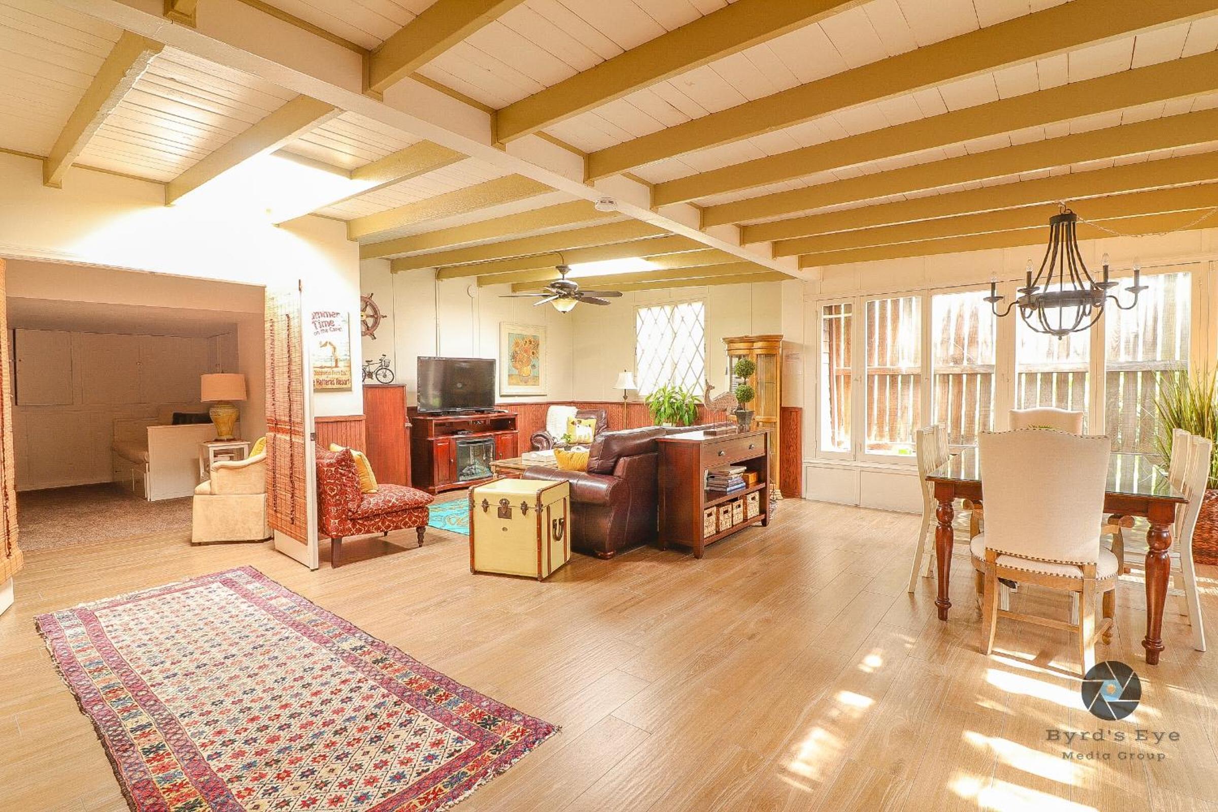 Airy and Contemporary Three-Bedroom Cottage
