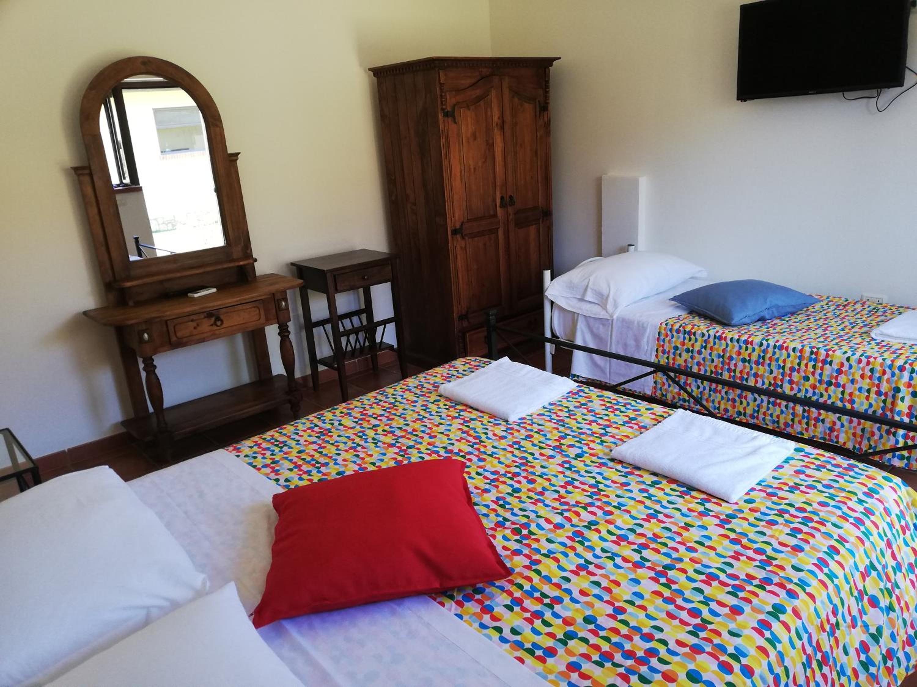 Triple Room with Private Bathroom - Photo 6