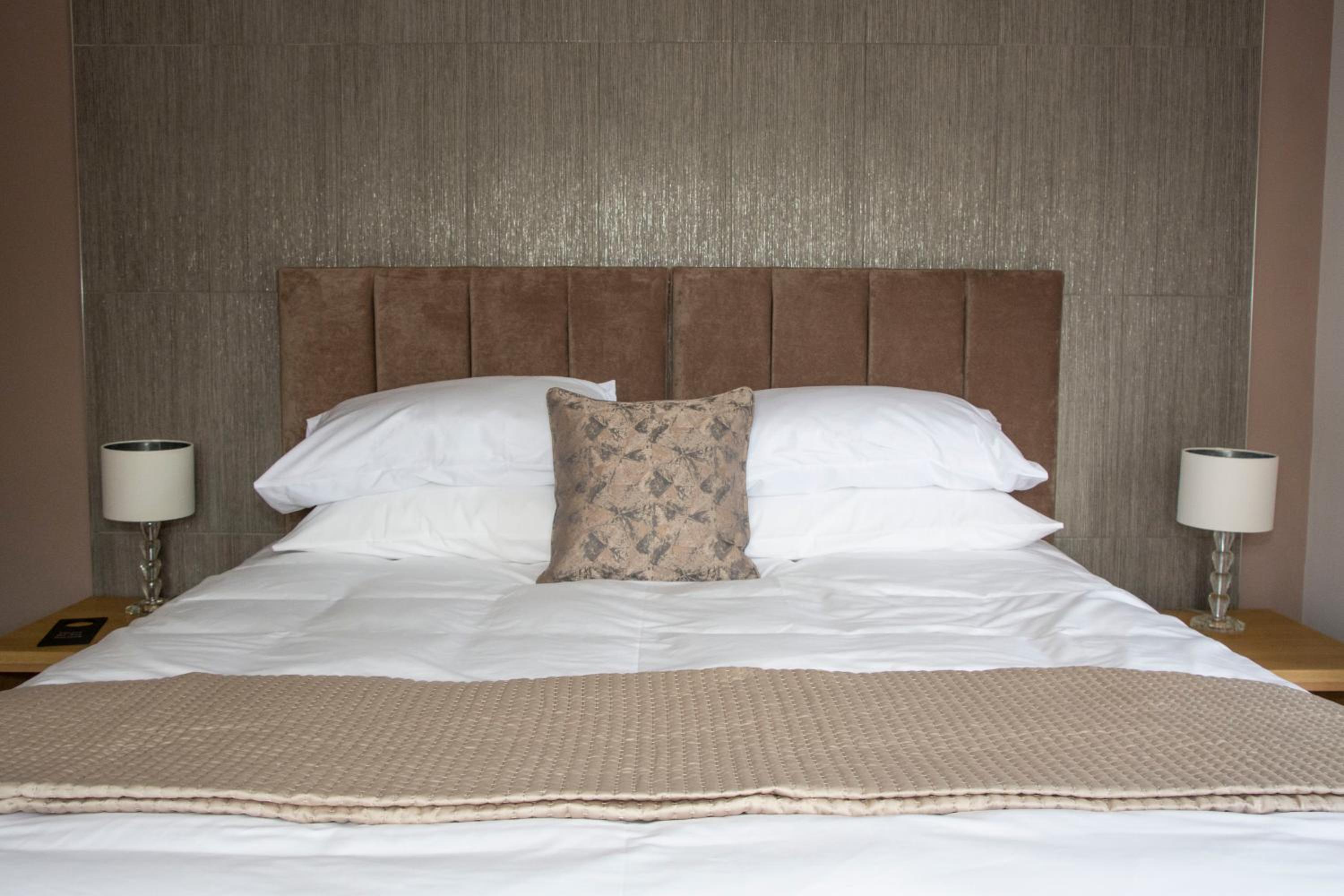 Superior King Room - Photo 10