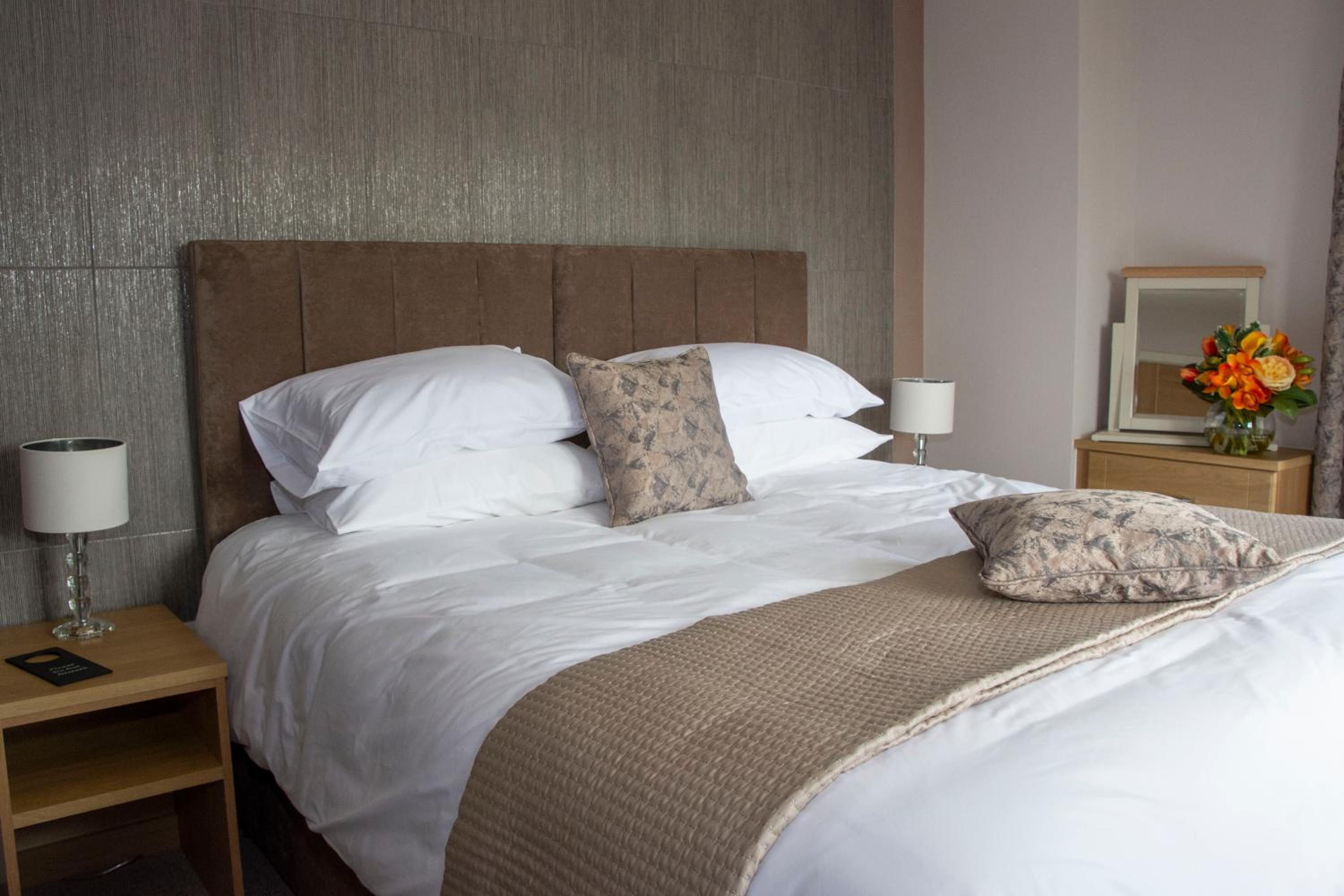 Double or Twin Room with Extra Bed - Photo 4