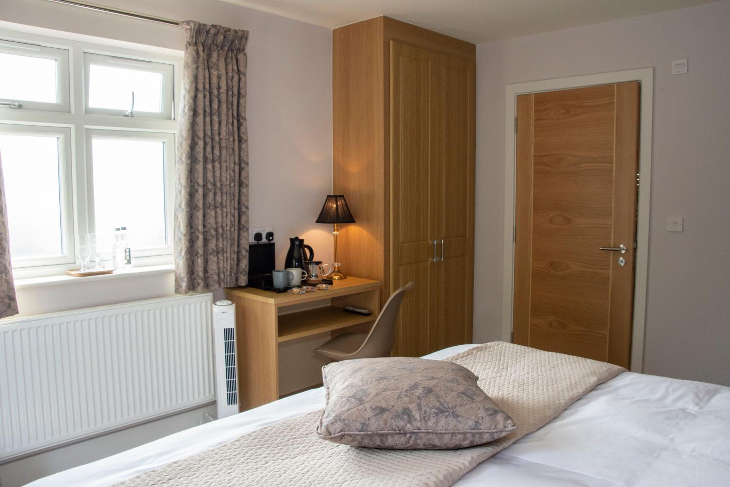 Double or Twin Room with Extra Bed - Photo 6