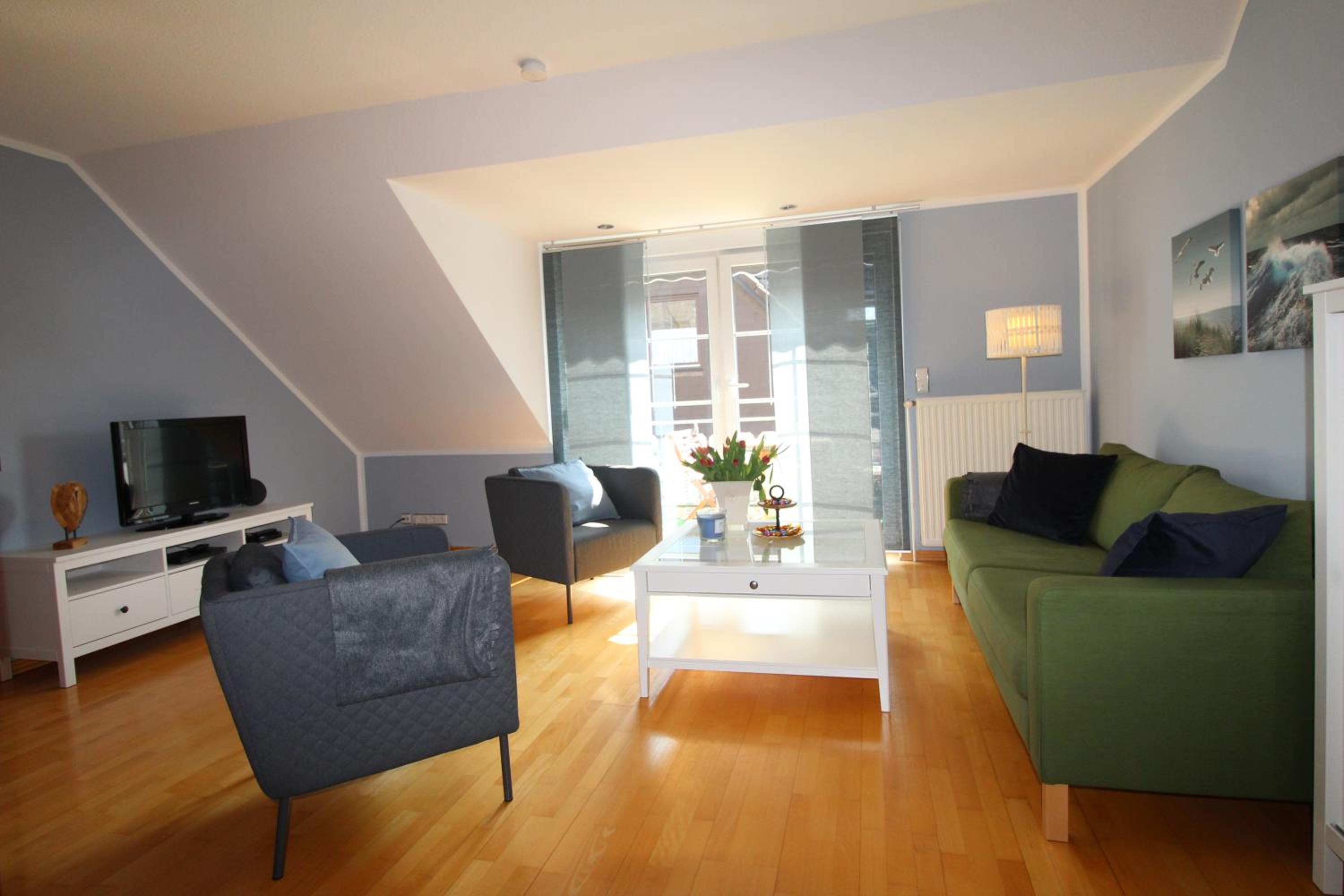 Apartment with Balcony photo 1