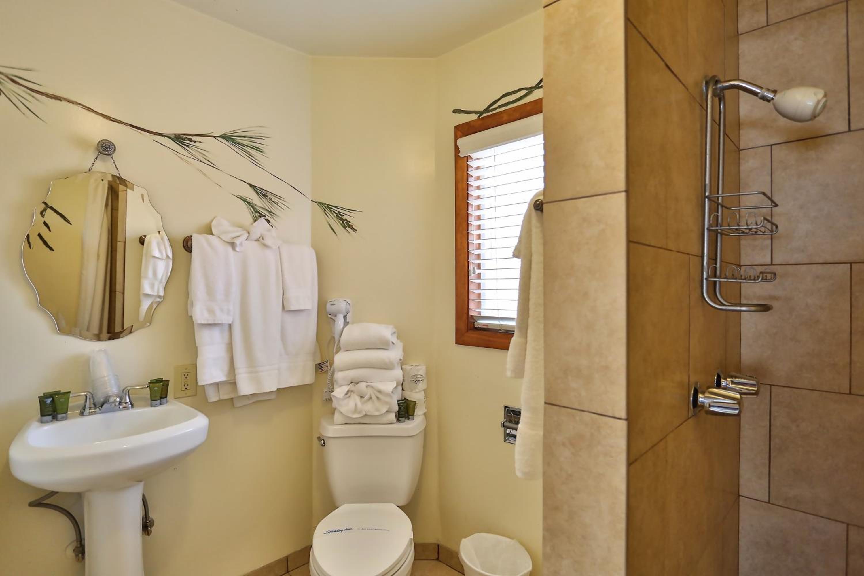 Two-Bedroom House - Photo 10
