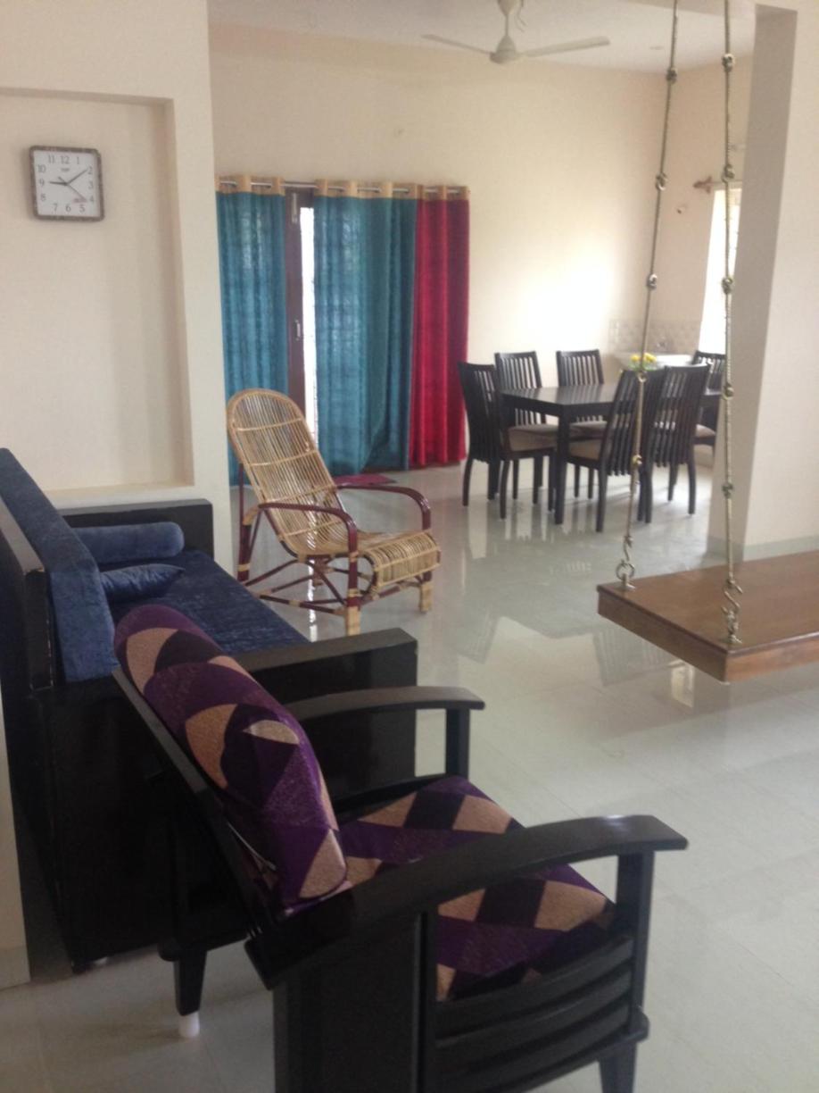 Apartment with Balcony photo 2