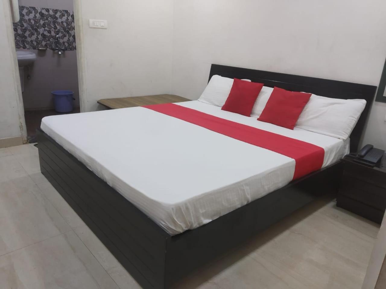 Standard Double Room - Photo 2