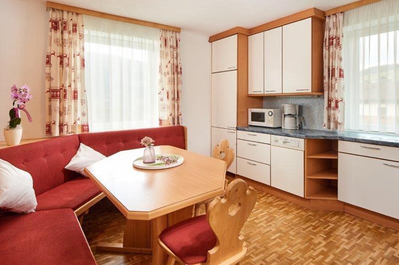 Two-Bedroom Apartment with Balcony - Photo 7