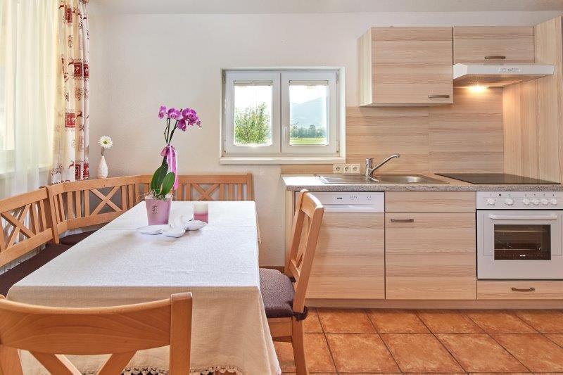 One-Bedroom Apartment with Balcony and Terrace - Photo 3