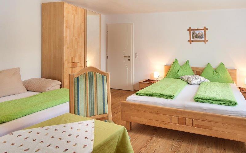 Two-Bedroom Apartment with Balcony - Photo 9
