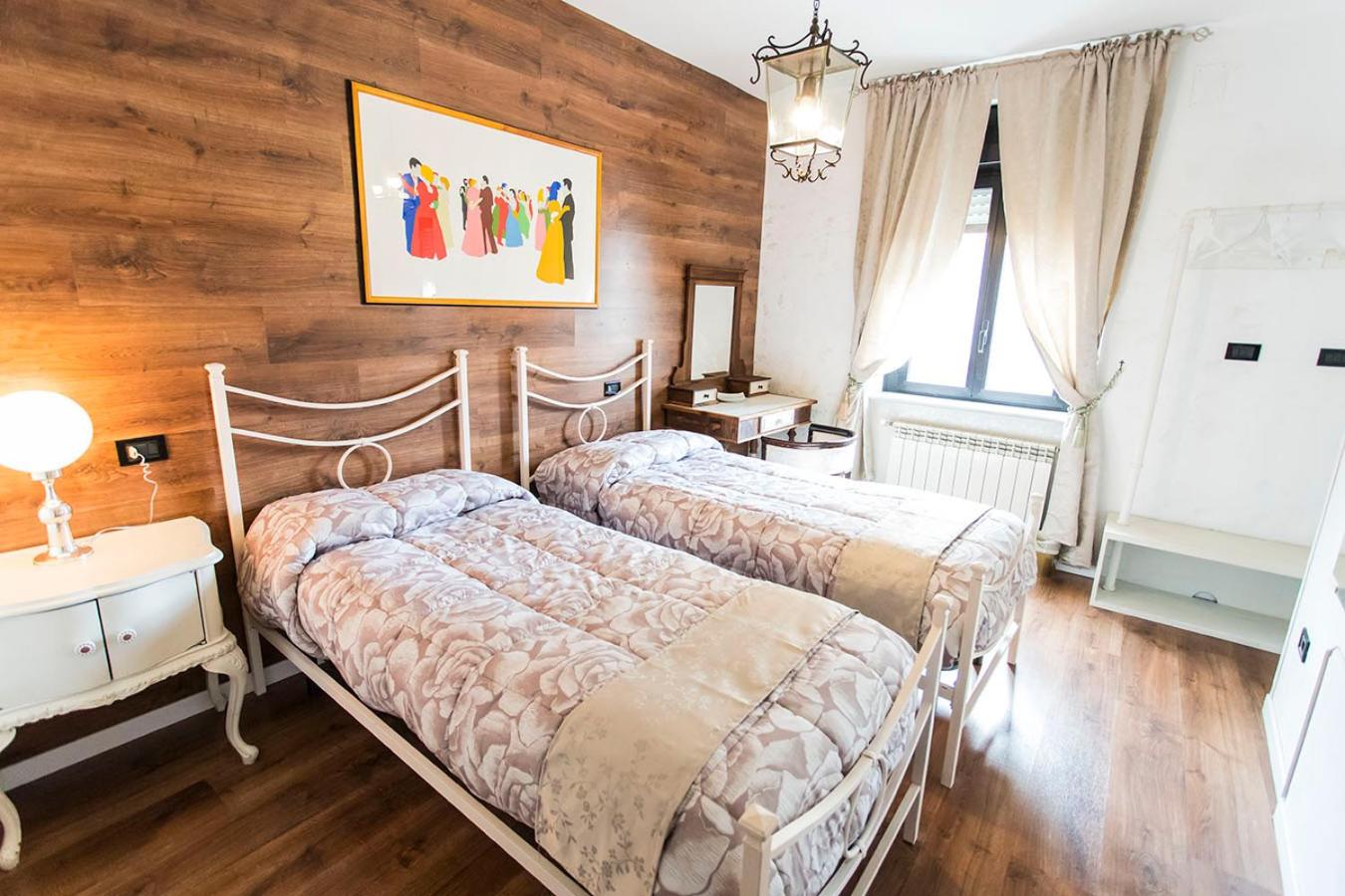 Twin Room with Private Bathroom photo 1