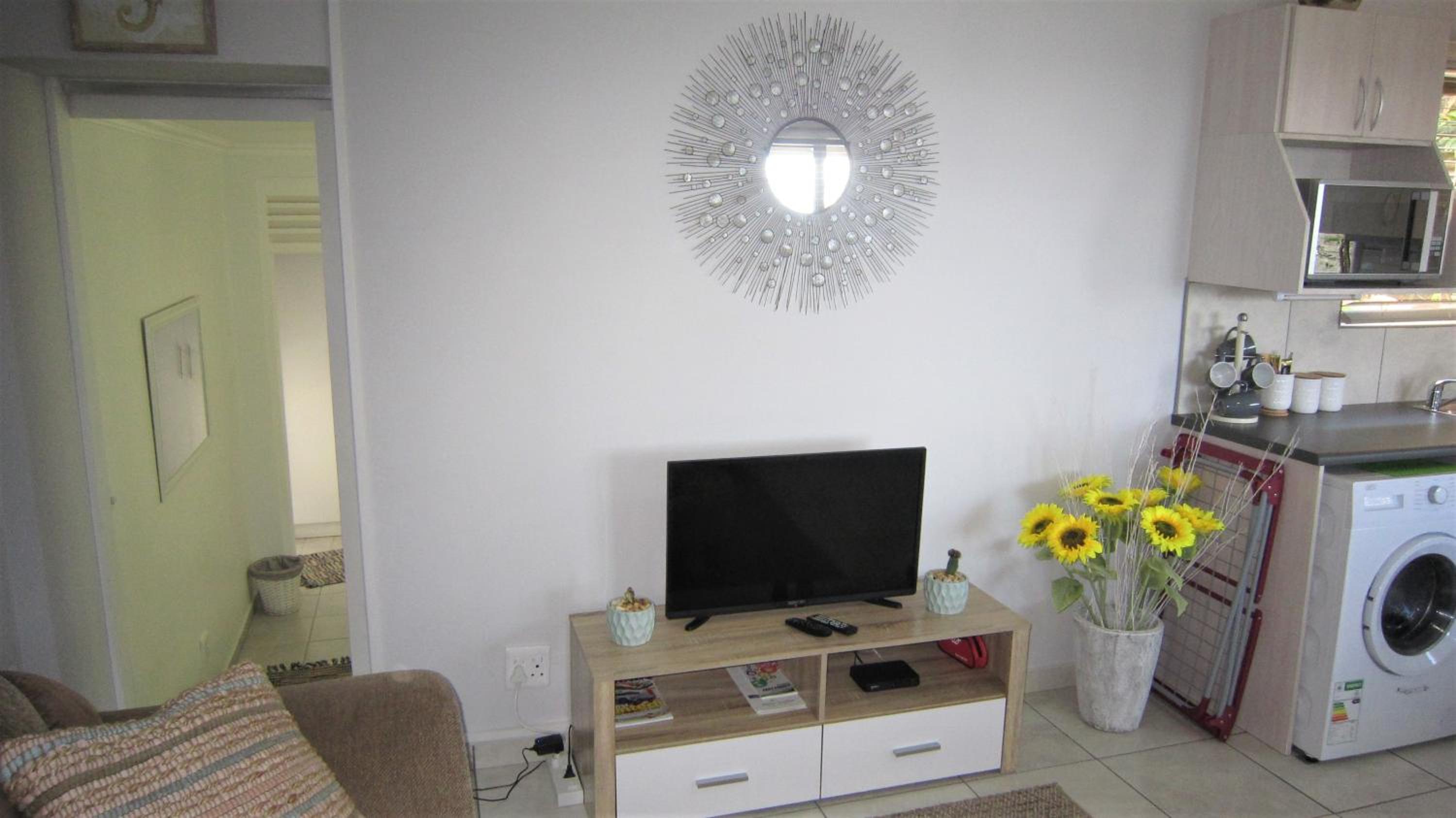 One-Bedroom Apartment photo 3