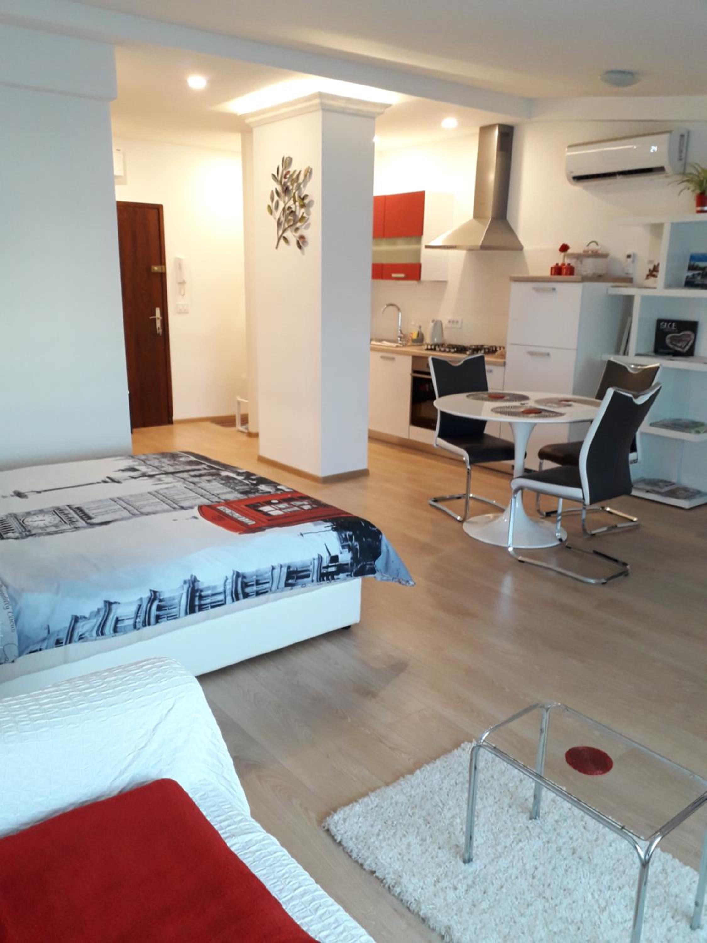 Apartment - Photo 20