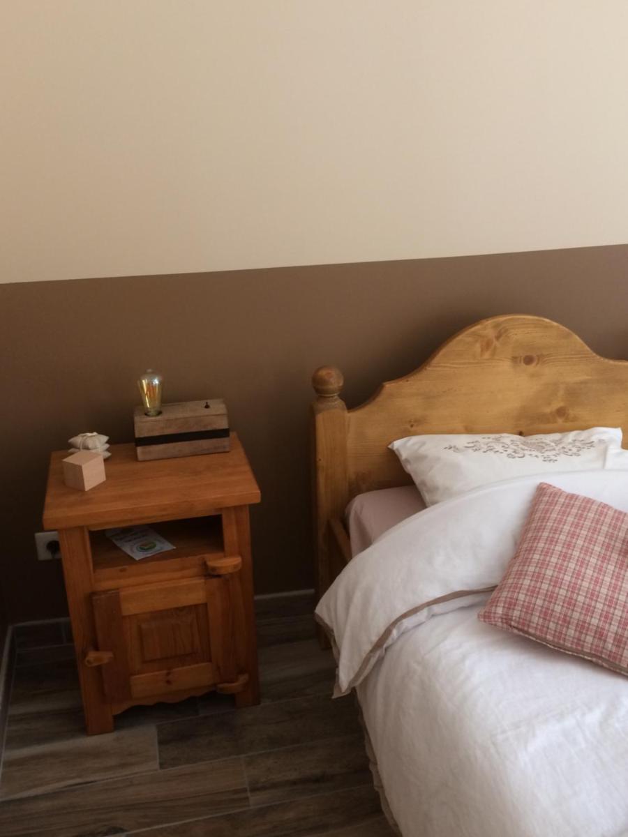 Double or Twin Room with Garden View - Photo 4