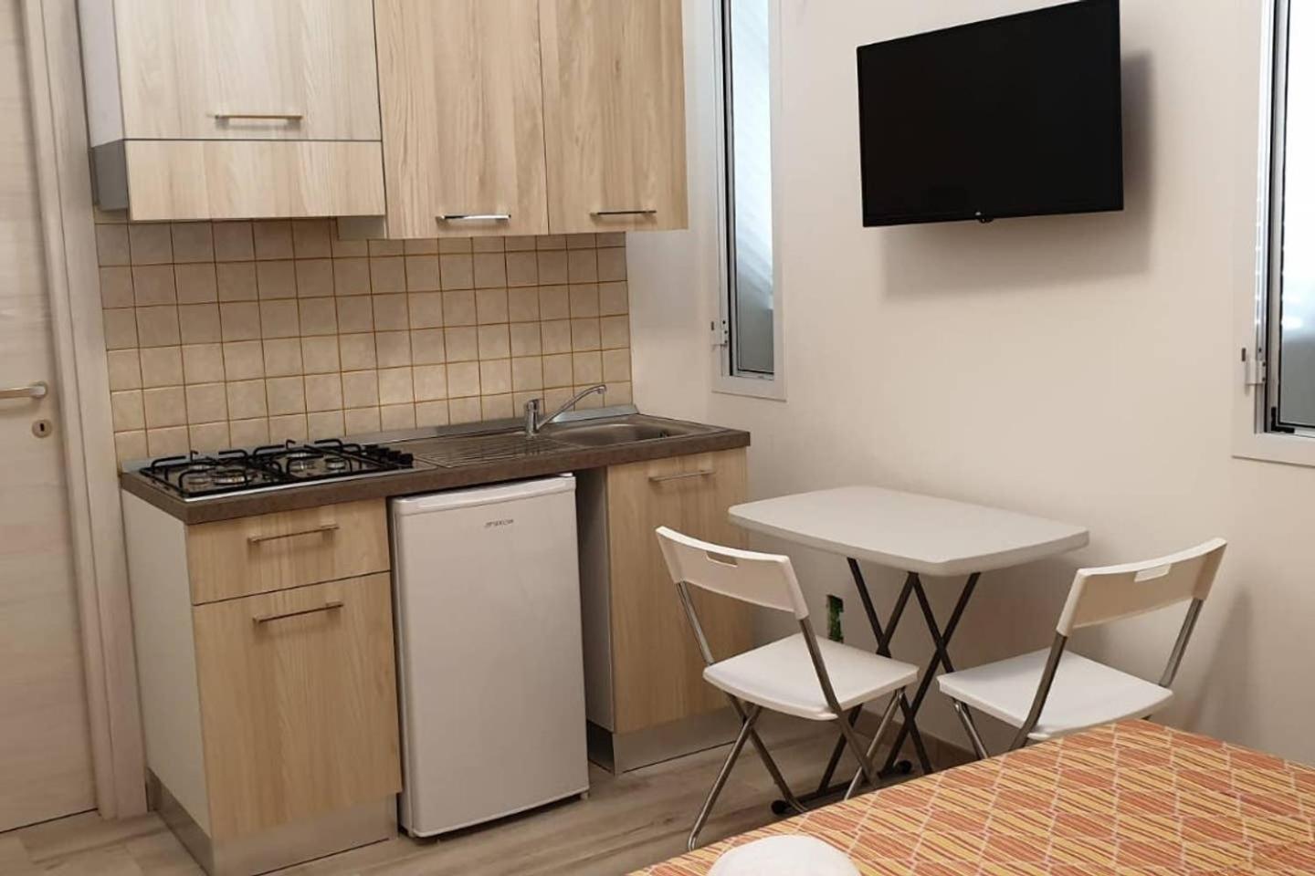 One-Bedroom Apartment photo 2