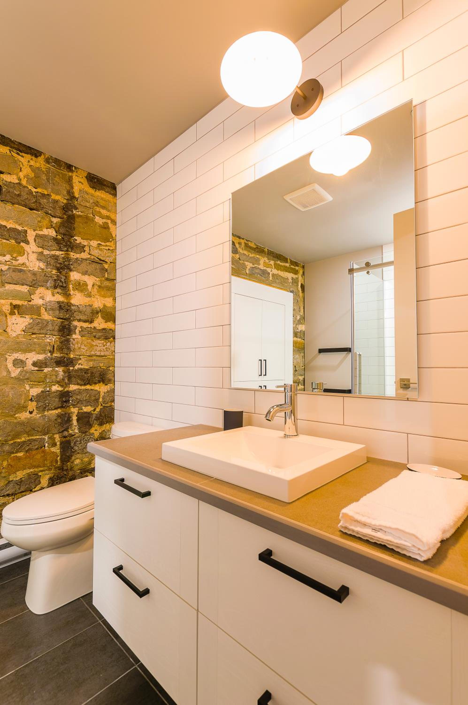 One-Bedroom Deluxe Apartment P103