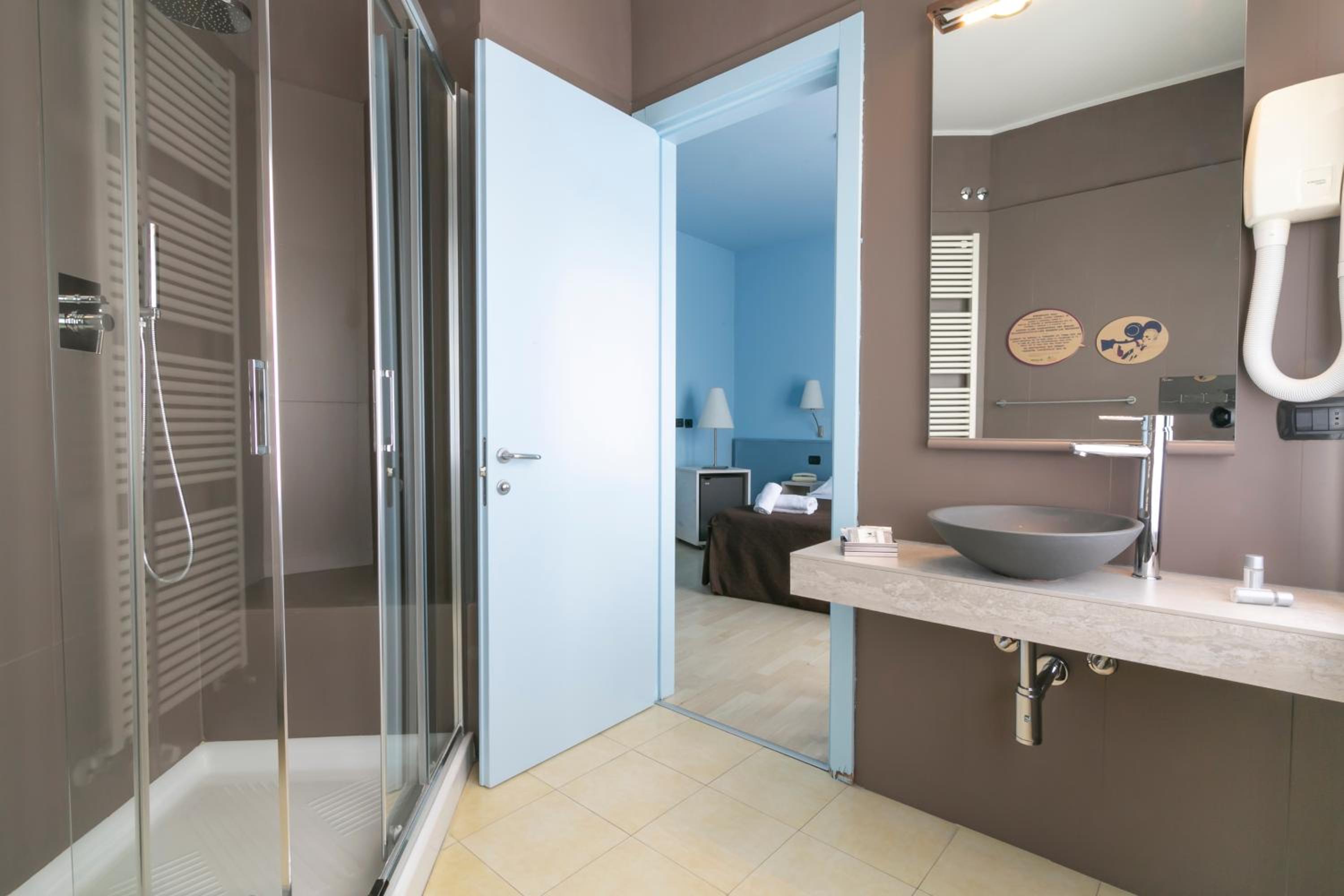Double Room - Photo 7