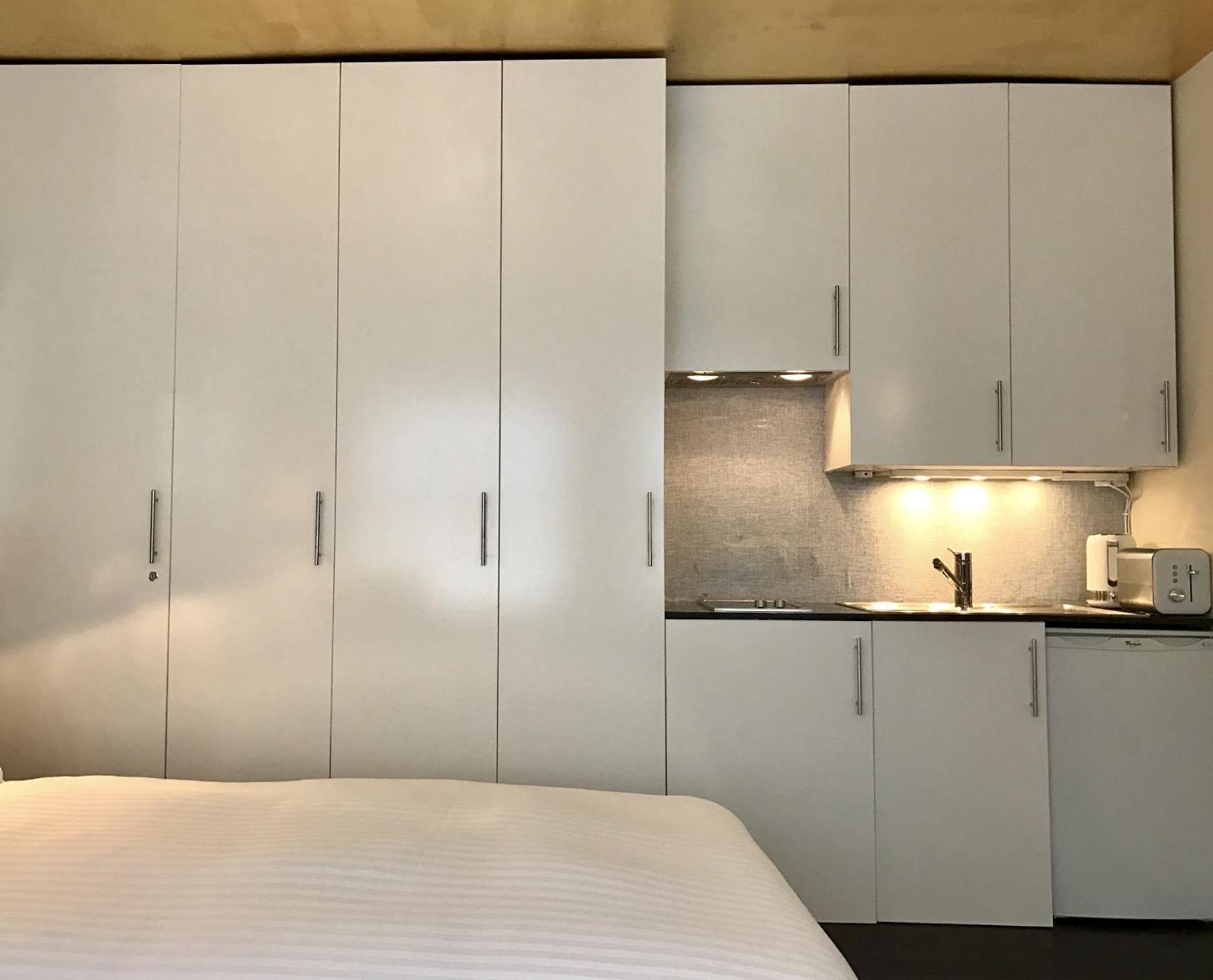 Studio Apartment photo 2