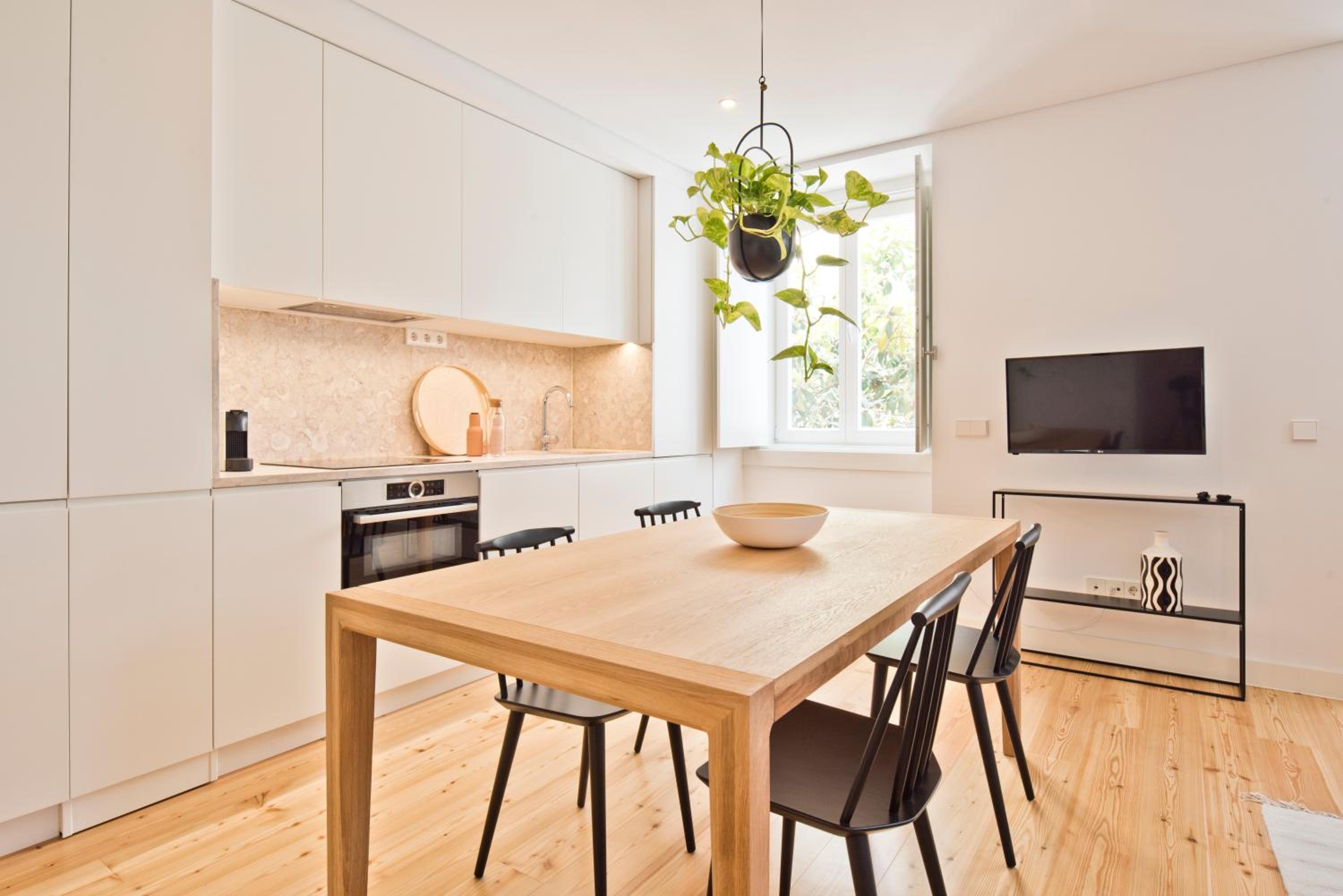 One-Bedroom Apartment - Photo 6