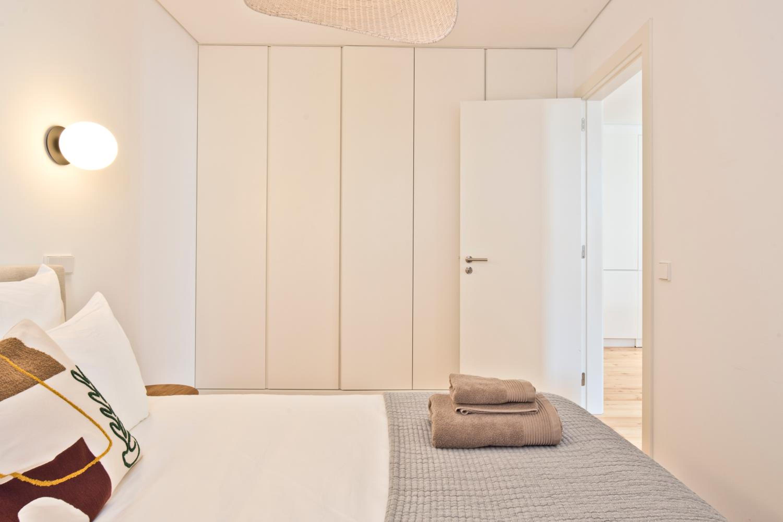 One-Bedroom Apartment - Photo 3