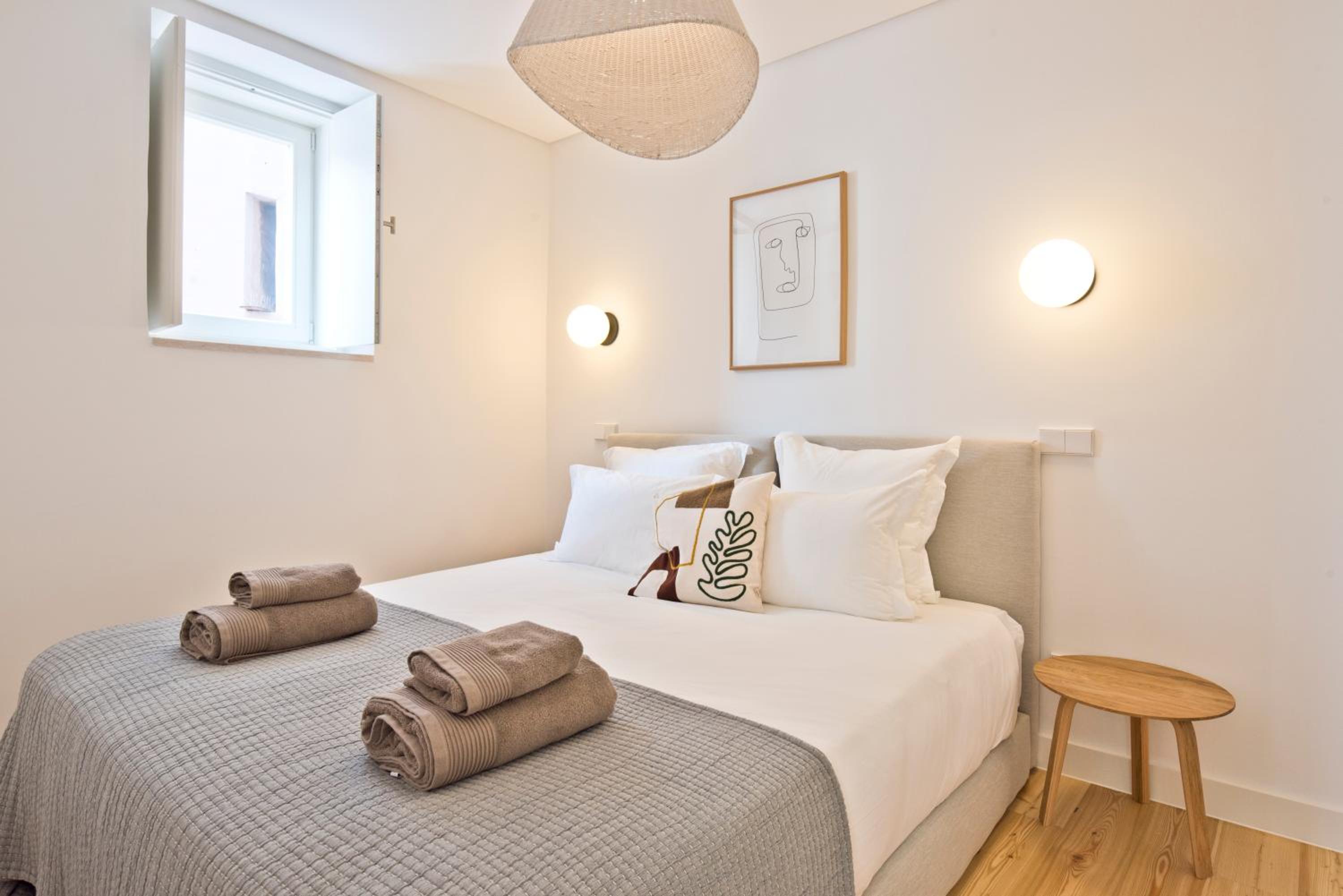 One-Bedroom Apartment - Photo 1