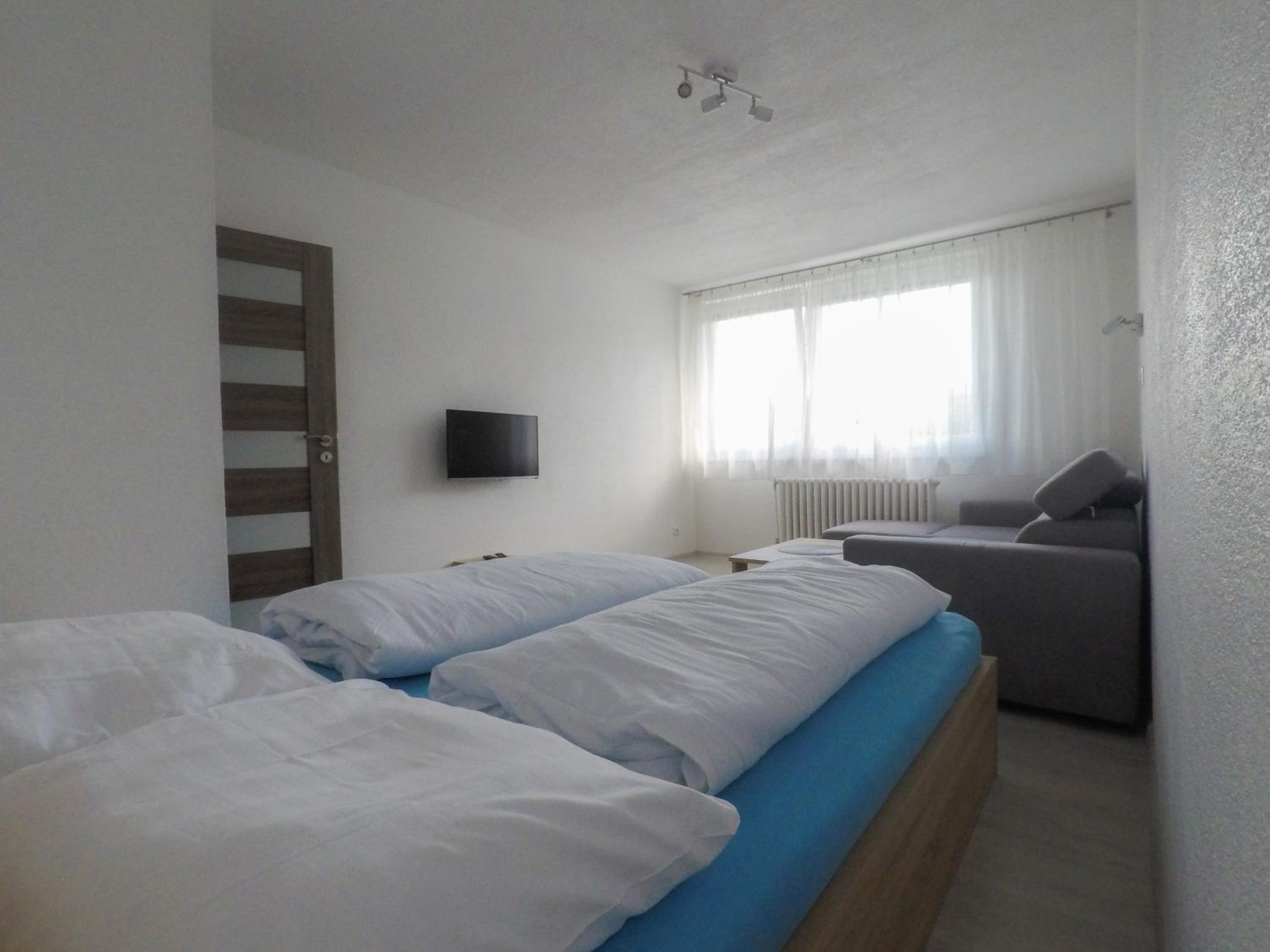 One-Bedroom Apartment photo 1