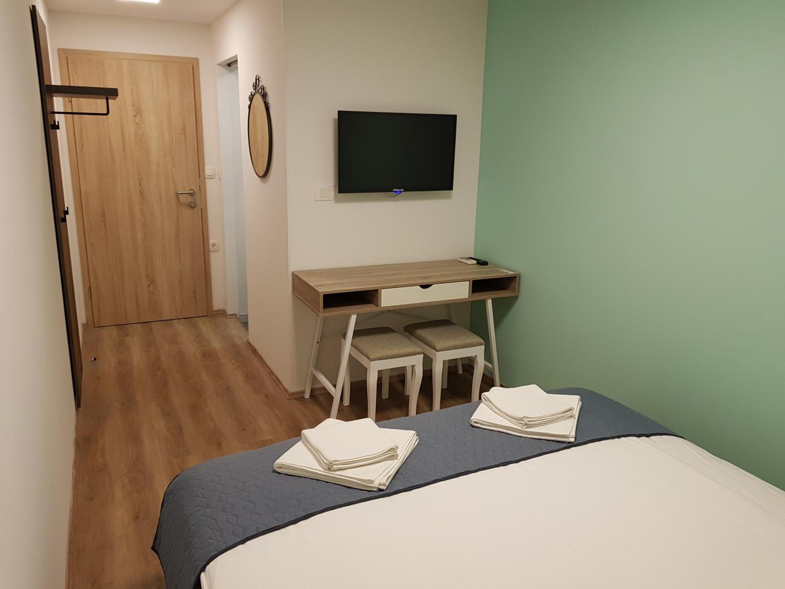 Economy Double Room photo 3