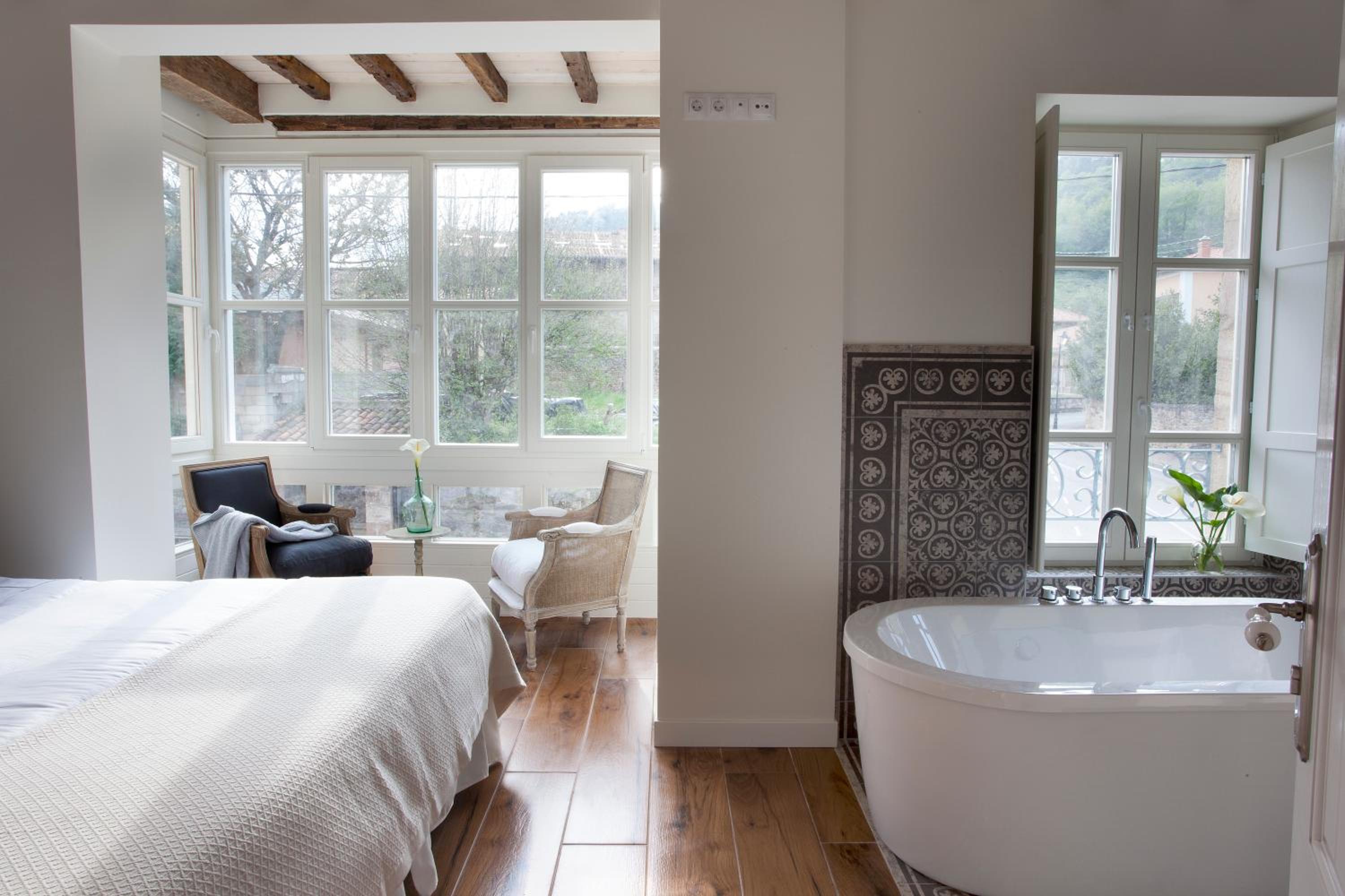 Suite with Garden View photo 2