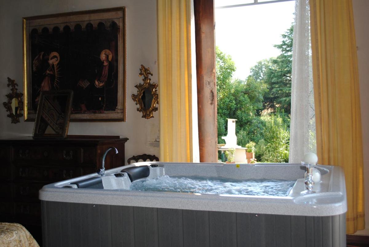 Queen Room with Spa Bath photo 1