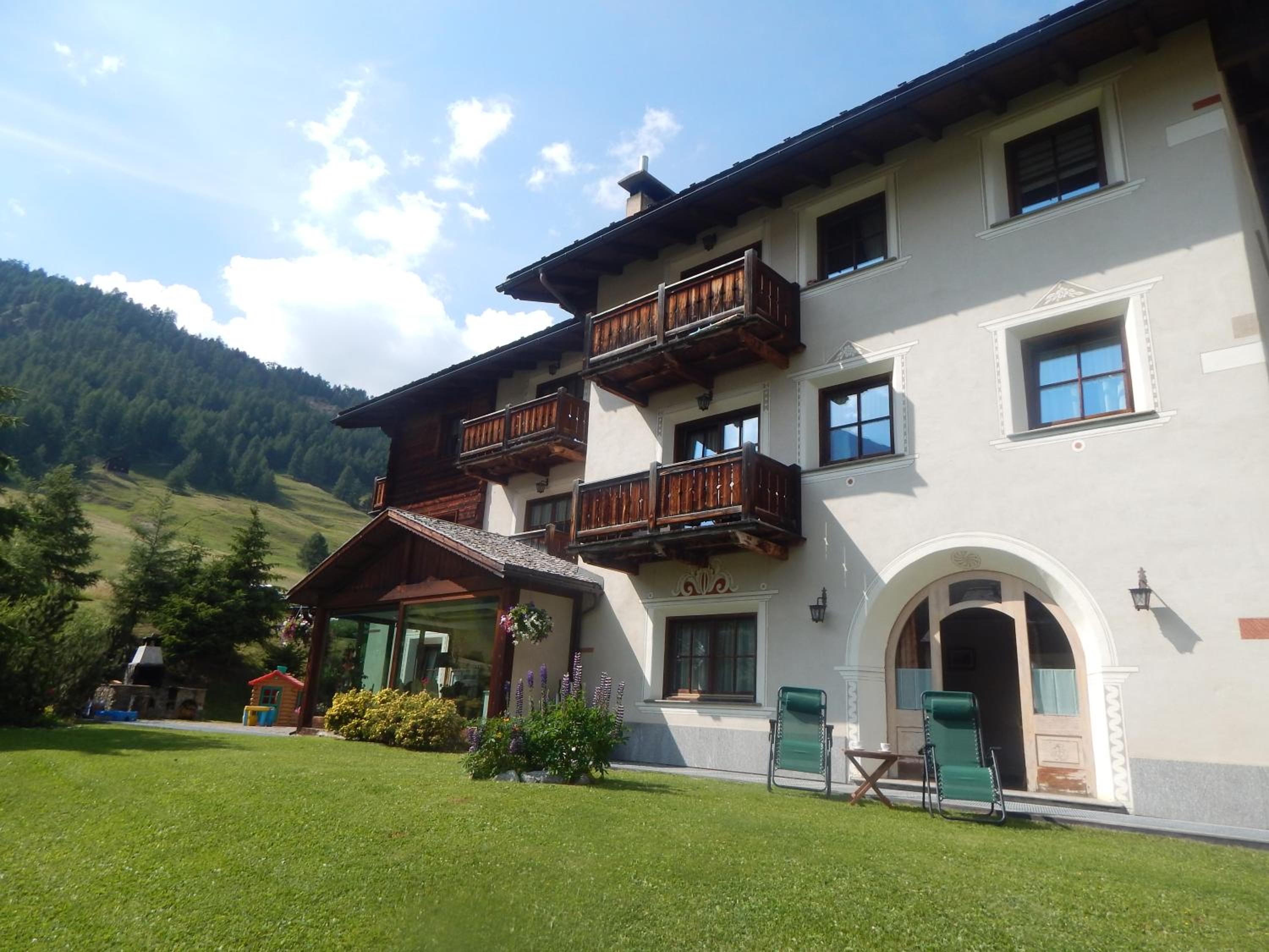 Apartment with Garden View - Photo 20