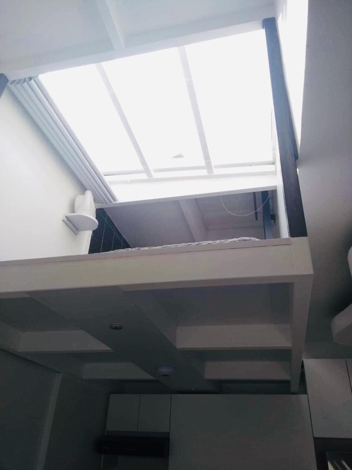 Studio - Split Level - Photo 10