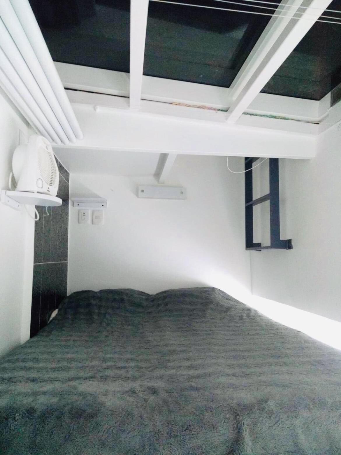 Studio - Split Level - Photo 9