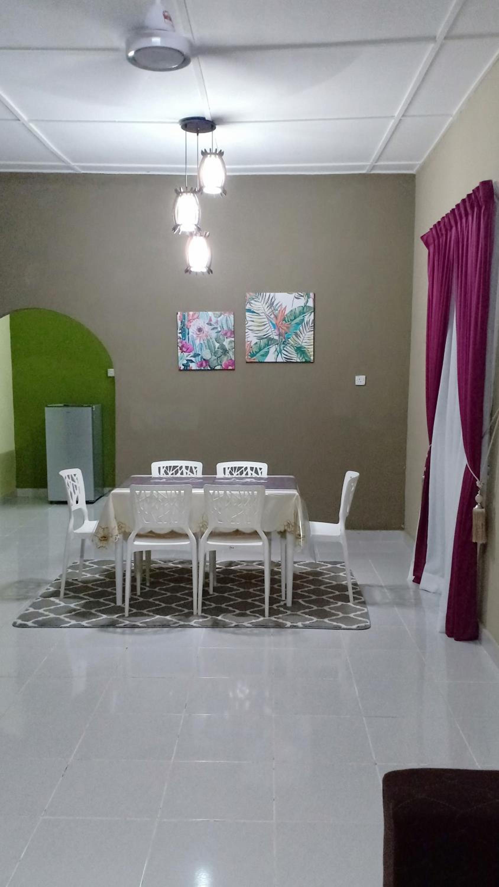 Three-Bedroom House photo 2