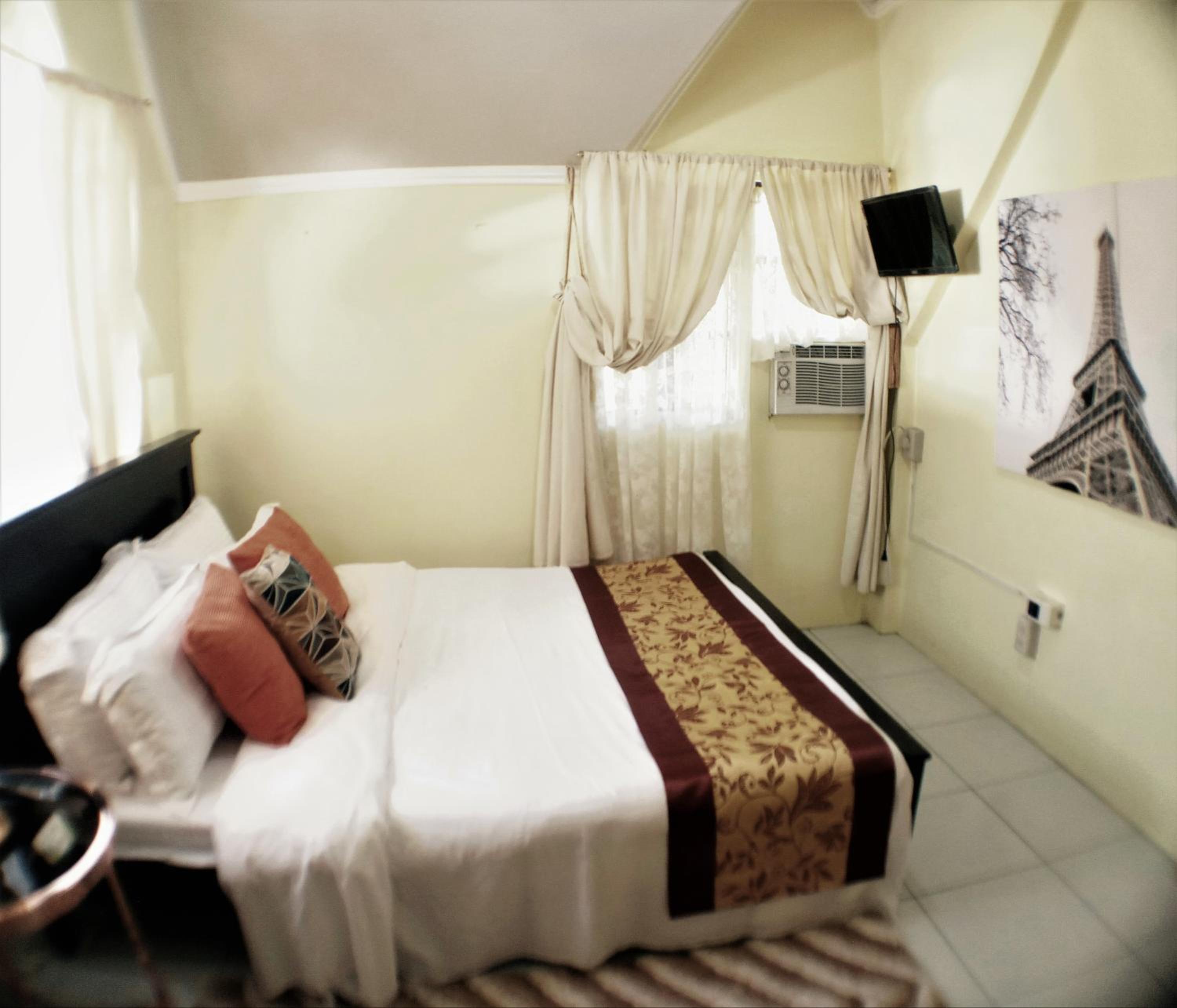 Deluxe Queen Room photo 3