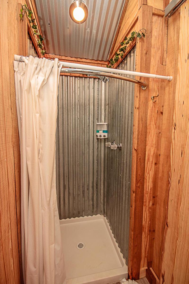 One-Bedroom House photo 3
