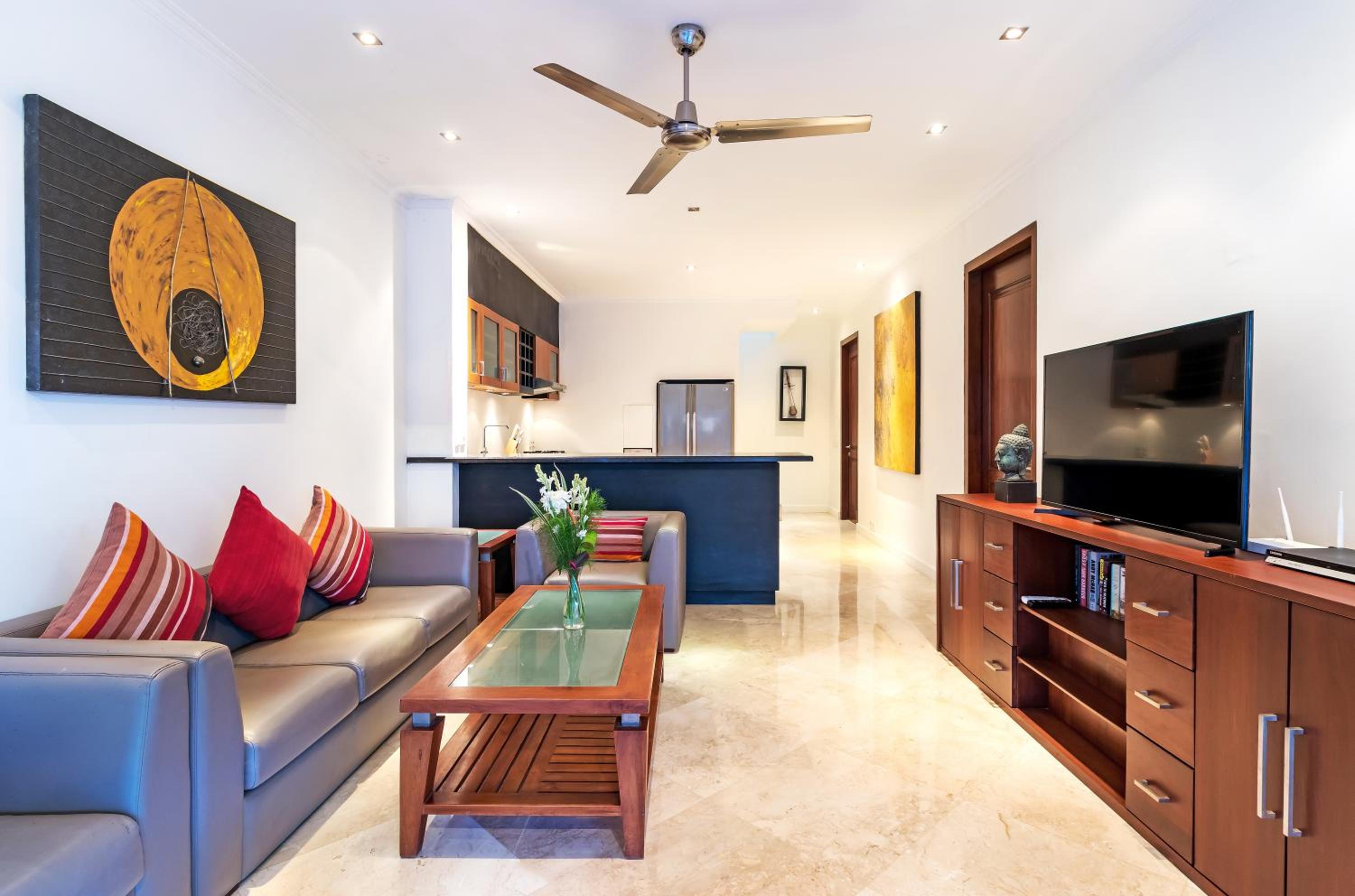 Three-Bedroom Villa - Photo 11