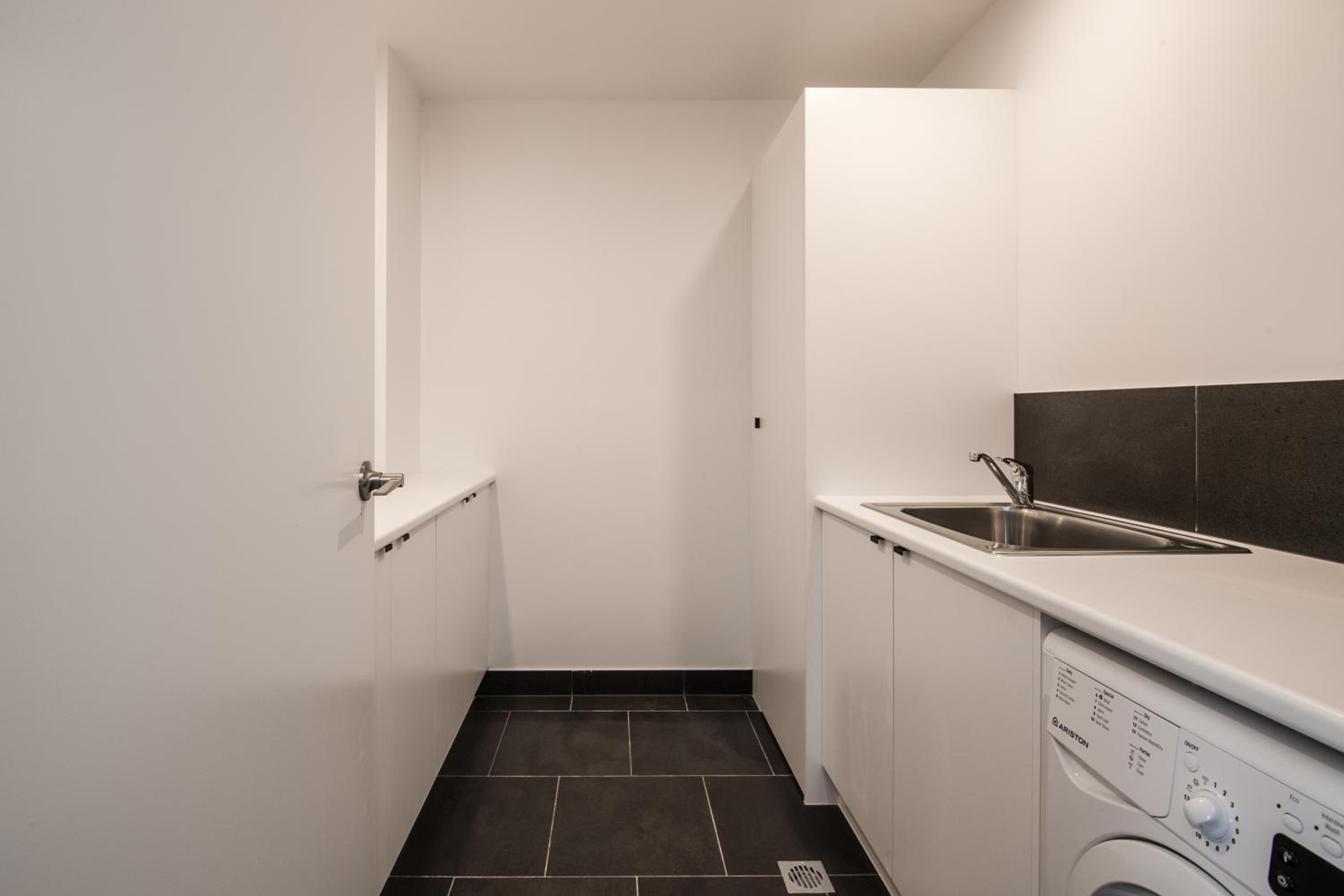 Two-Bedroom Apartment - Photo 7