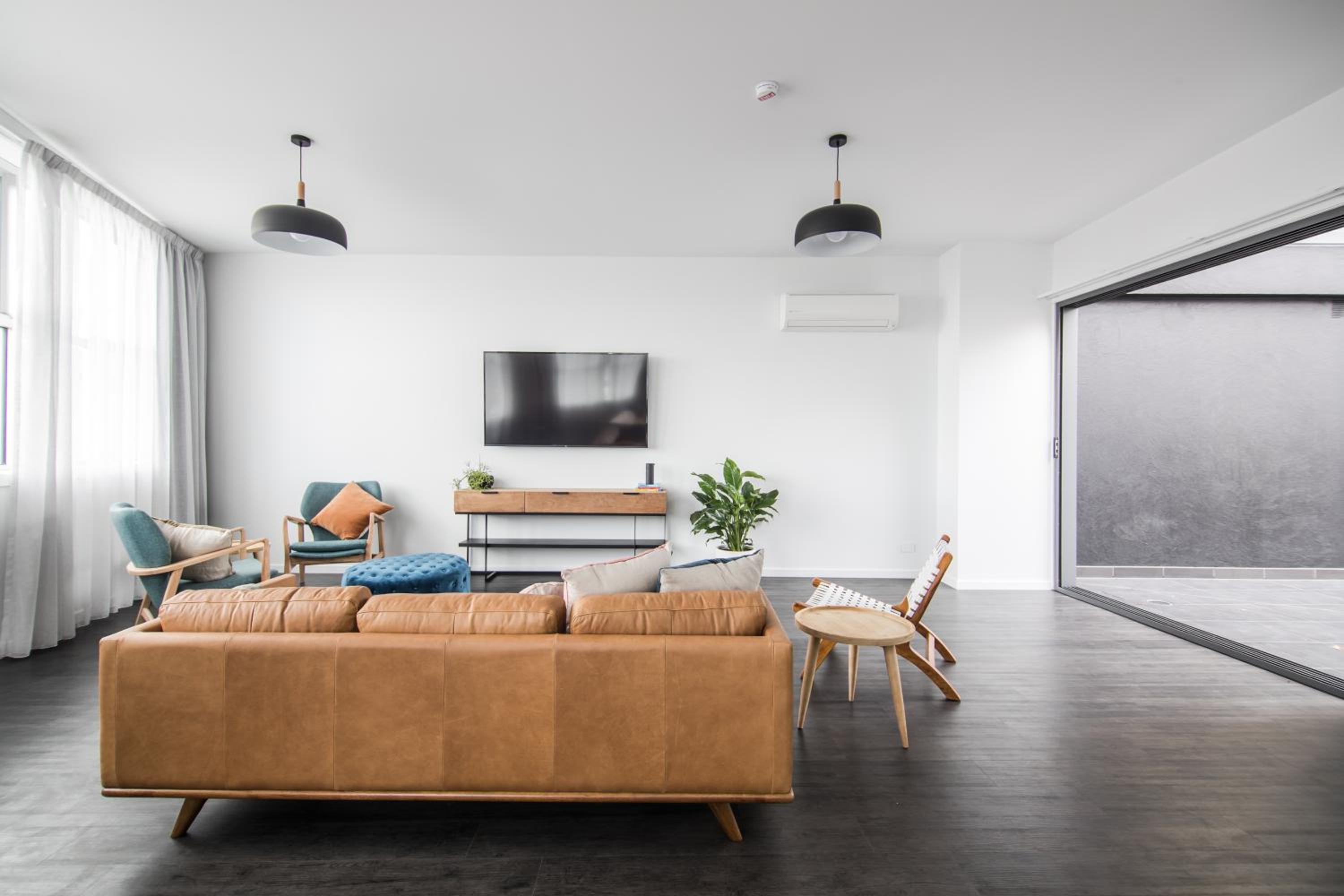 Three-Bedroom Apartment - Photo 9