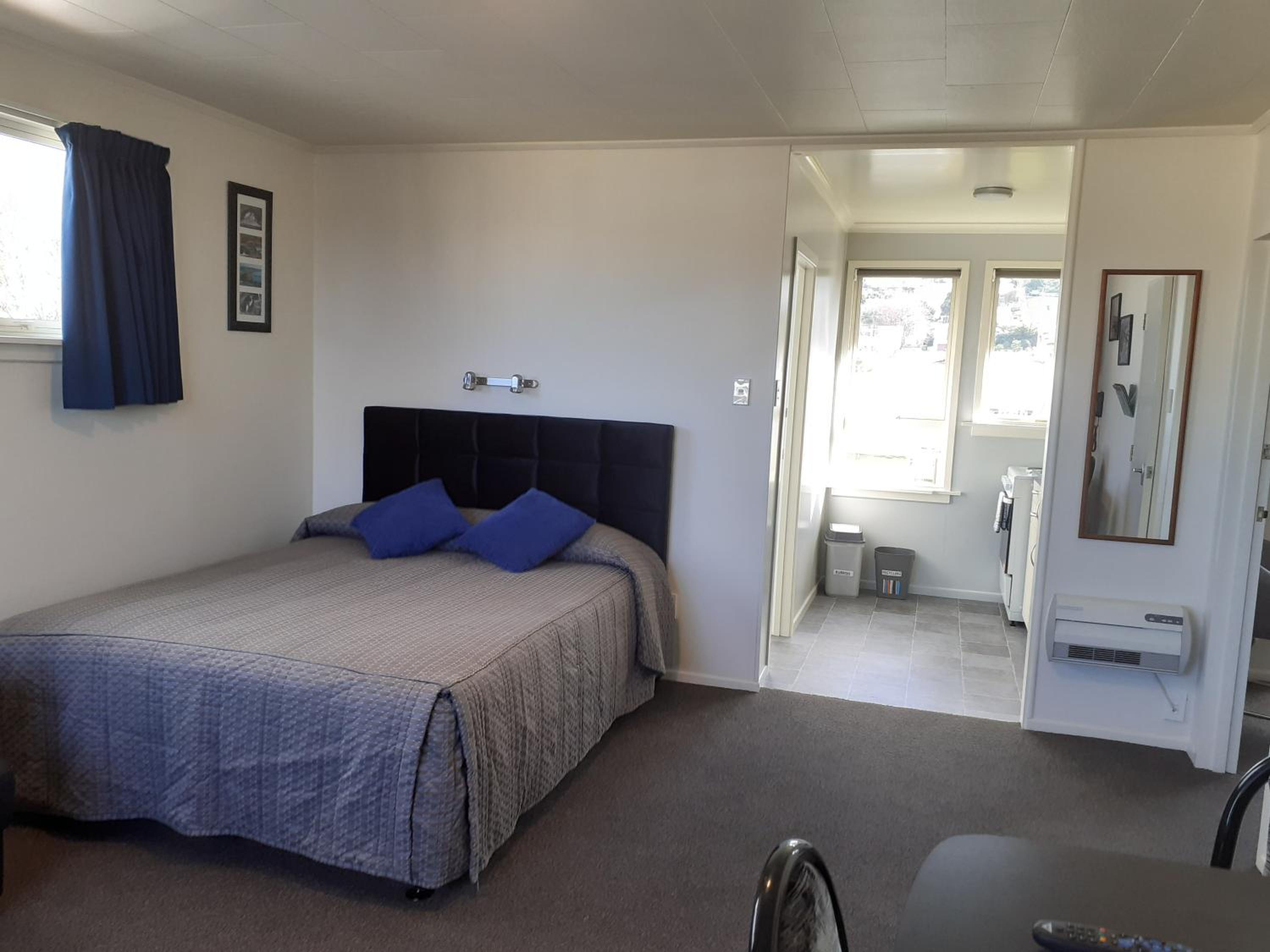 Superior Upstairs Two-Bedroom Apartment photo 3