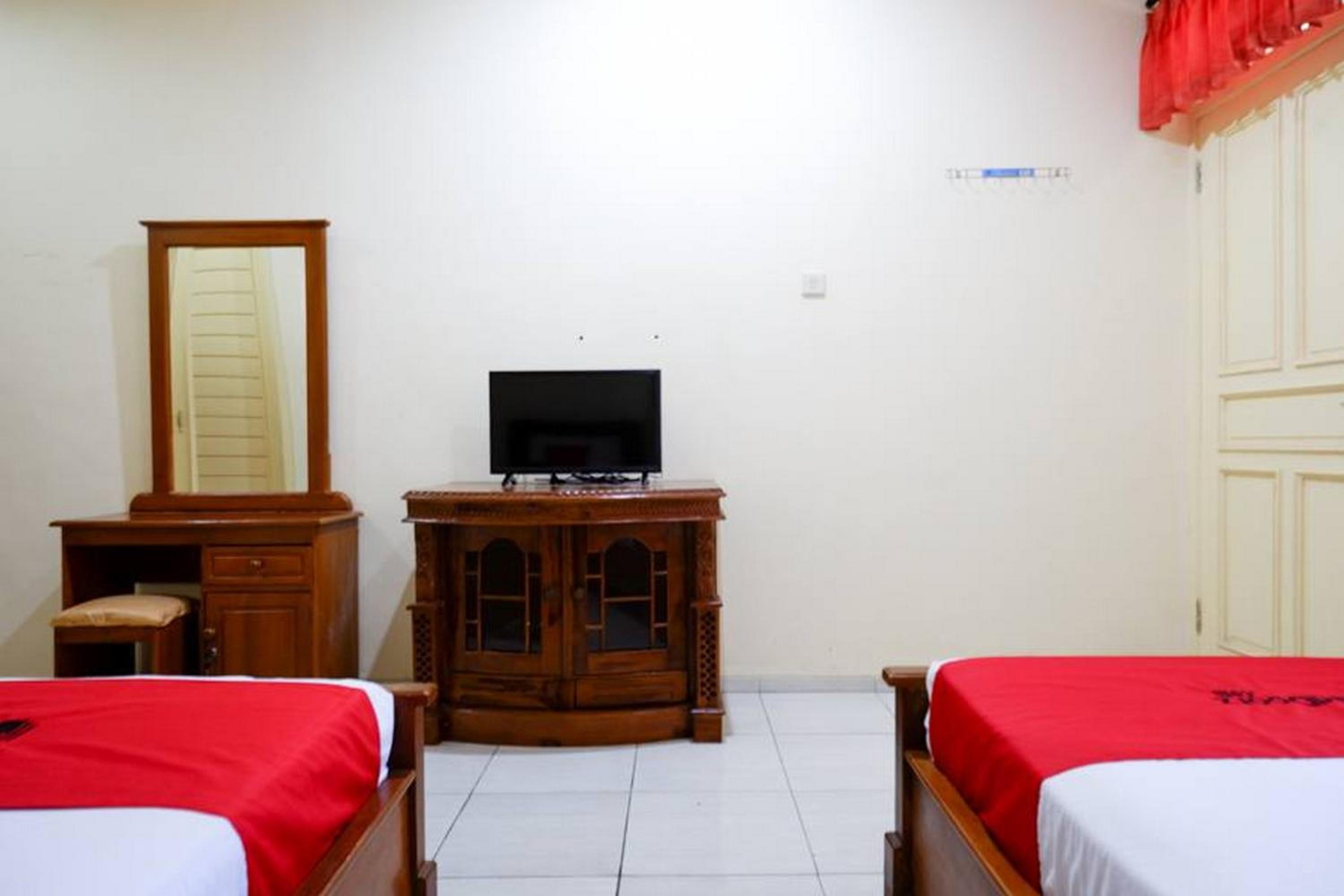 Twin Room - Photo 3
