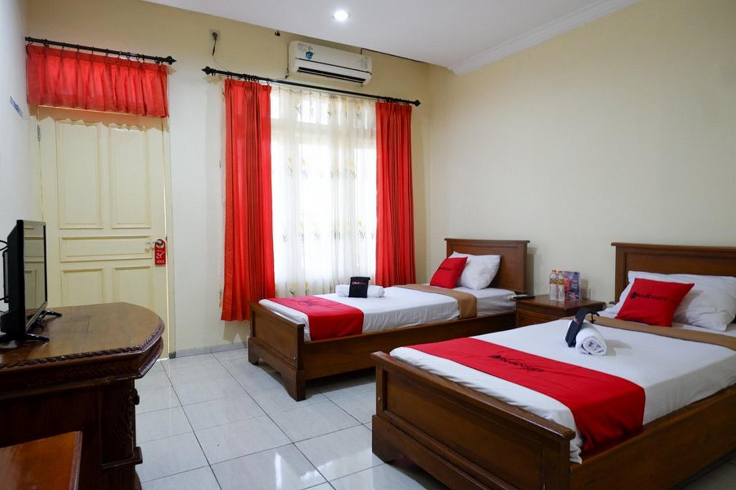 Twin Room - Photo 1