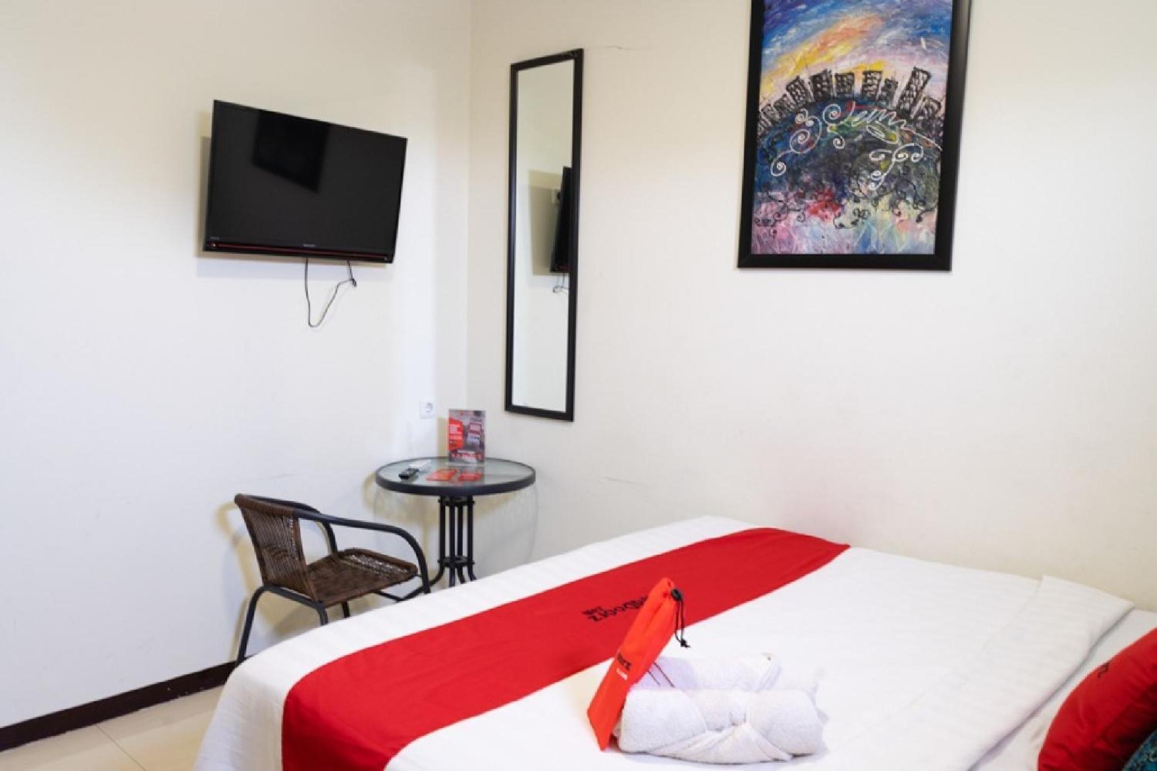 Deluxe Room - Photo 5