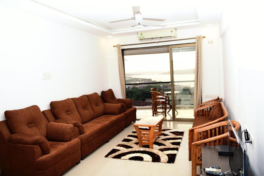 Three-Bedroom Apartment photo 1