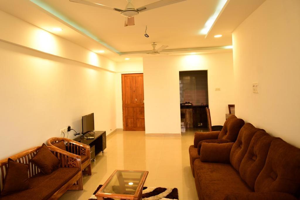 Three-Bedroom Apartment photo 2