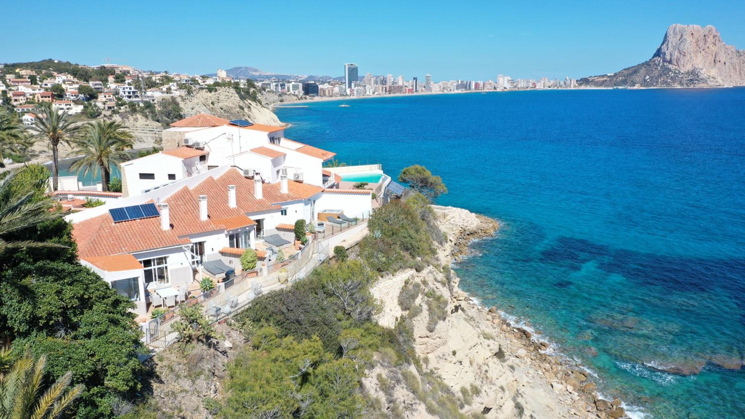 Deluxe Bungalow with Sea View - Photo 23
