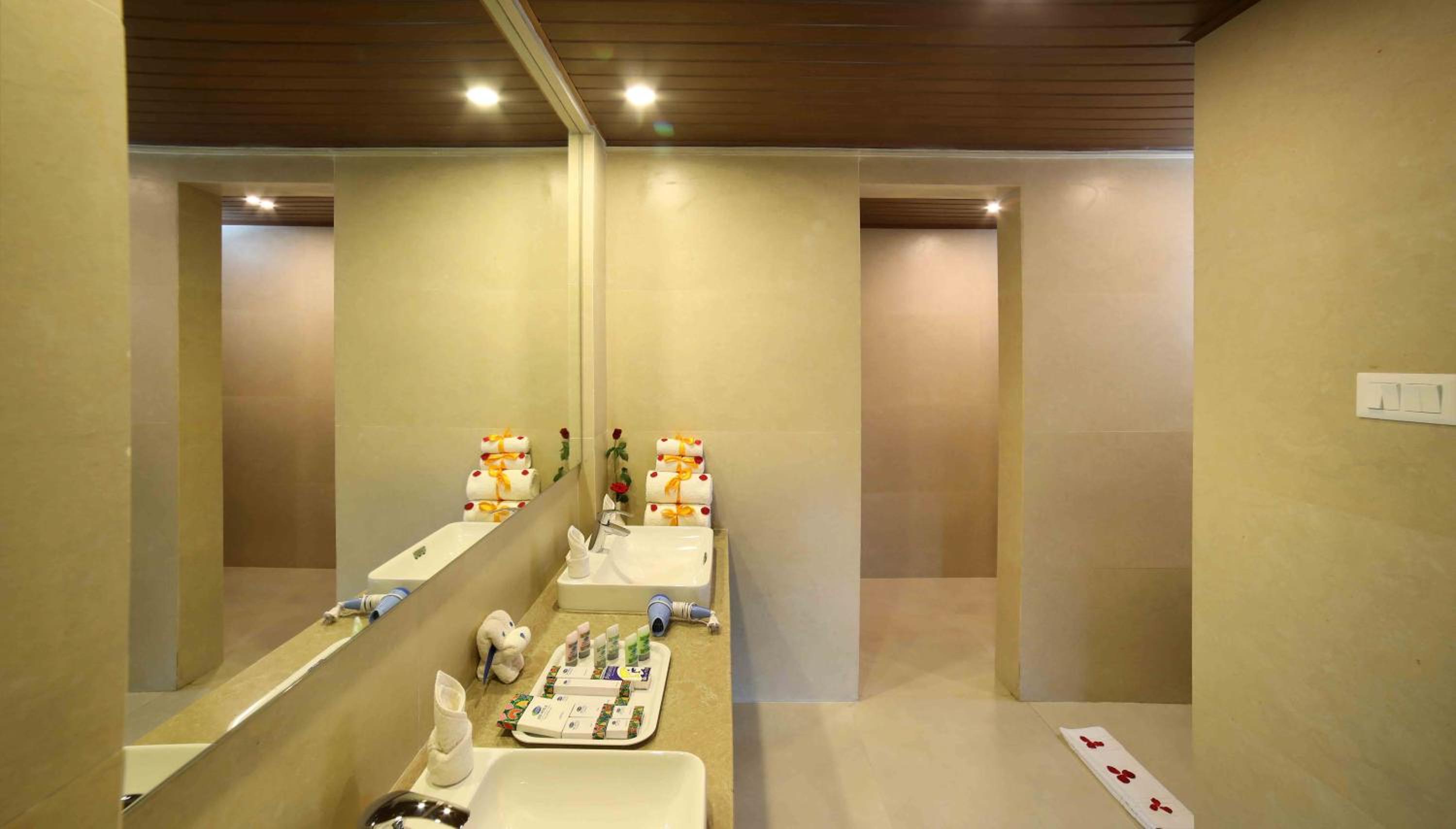 Lake View Suite room - Photo 4