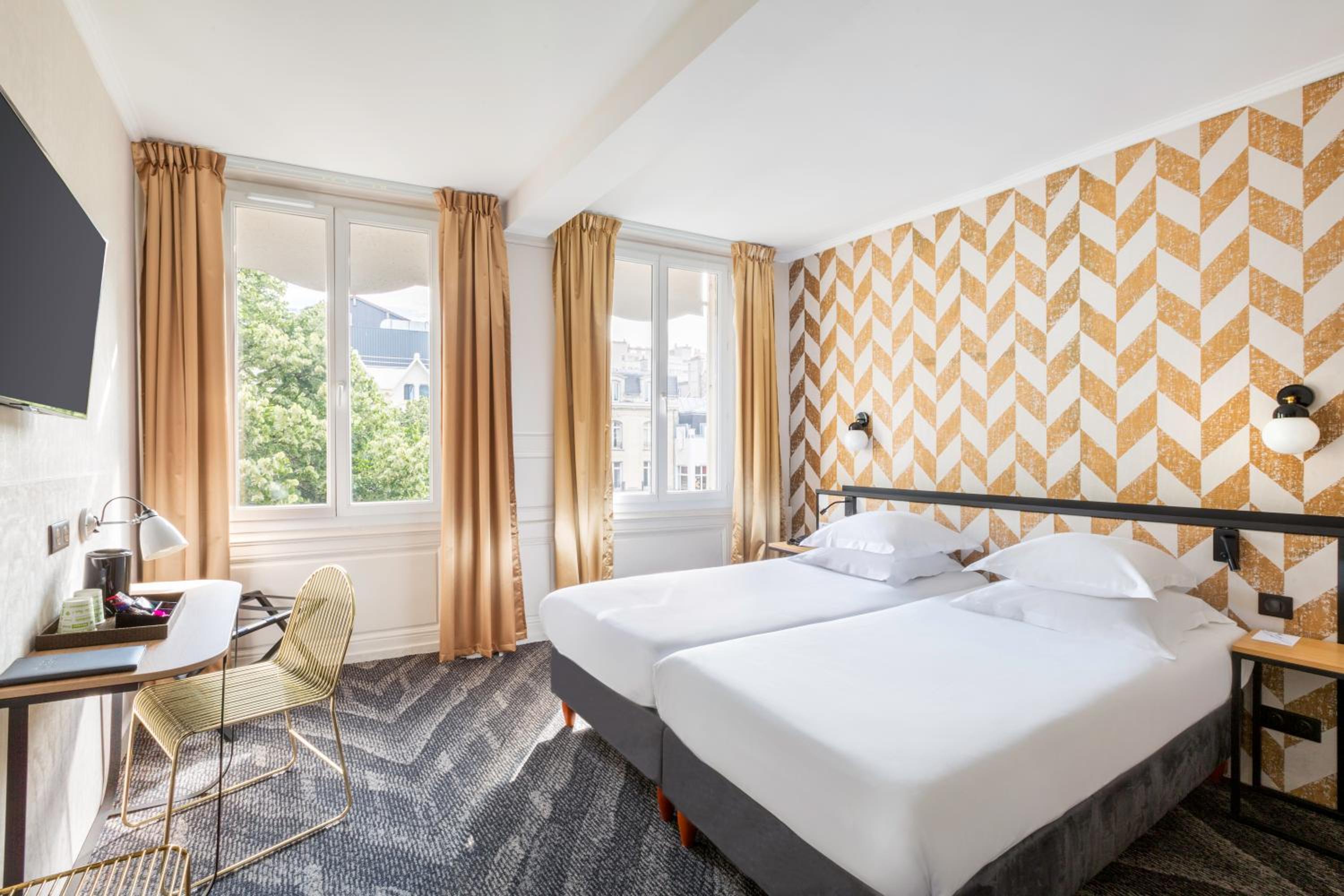 Standard Twin Room - Photo 1