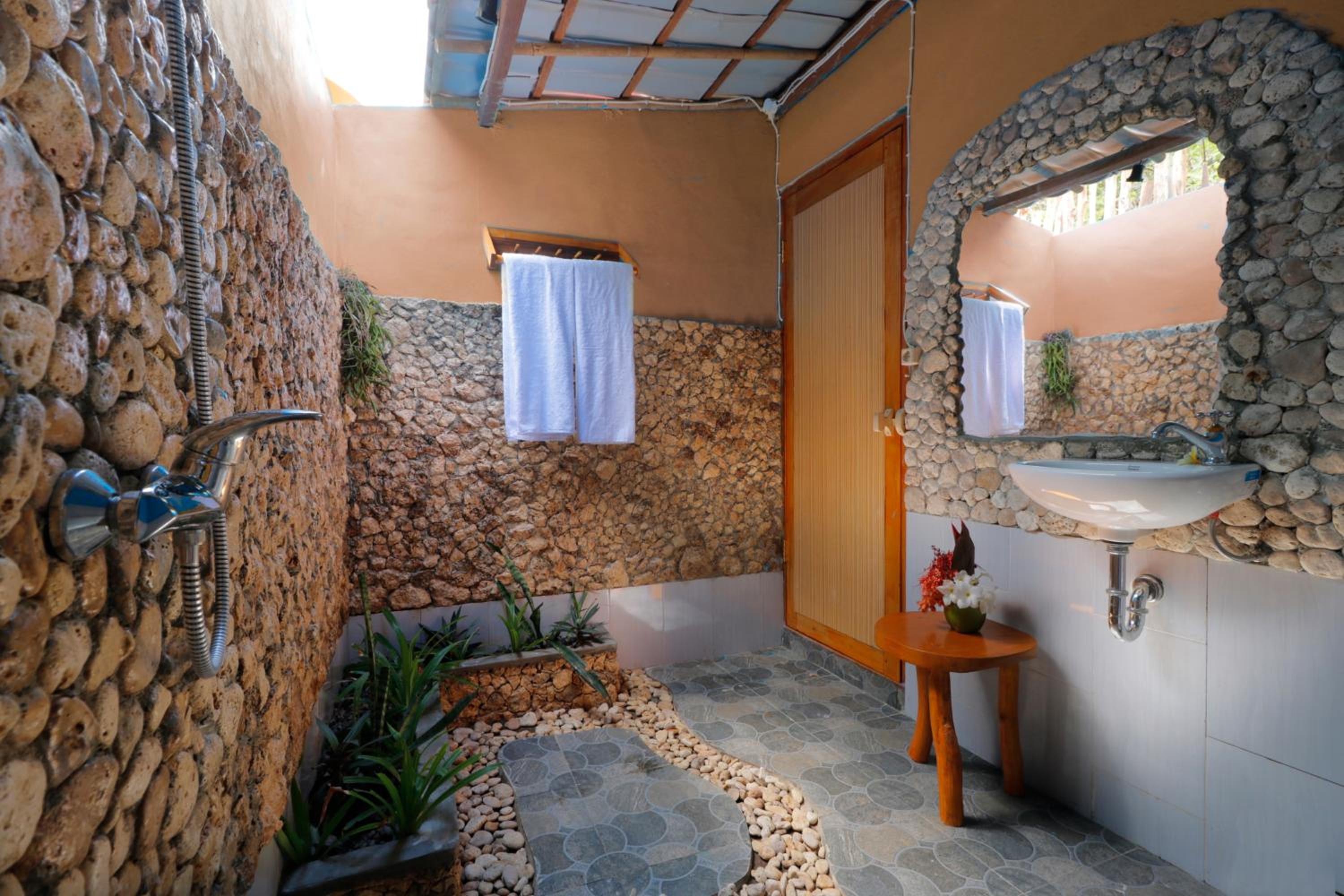 Deluxe Double or Twin Room - Photo 2
