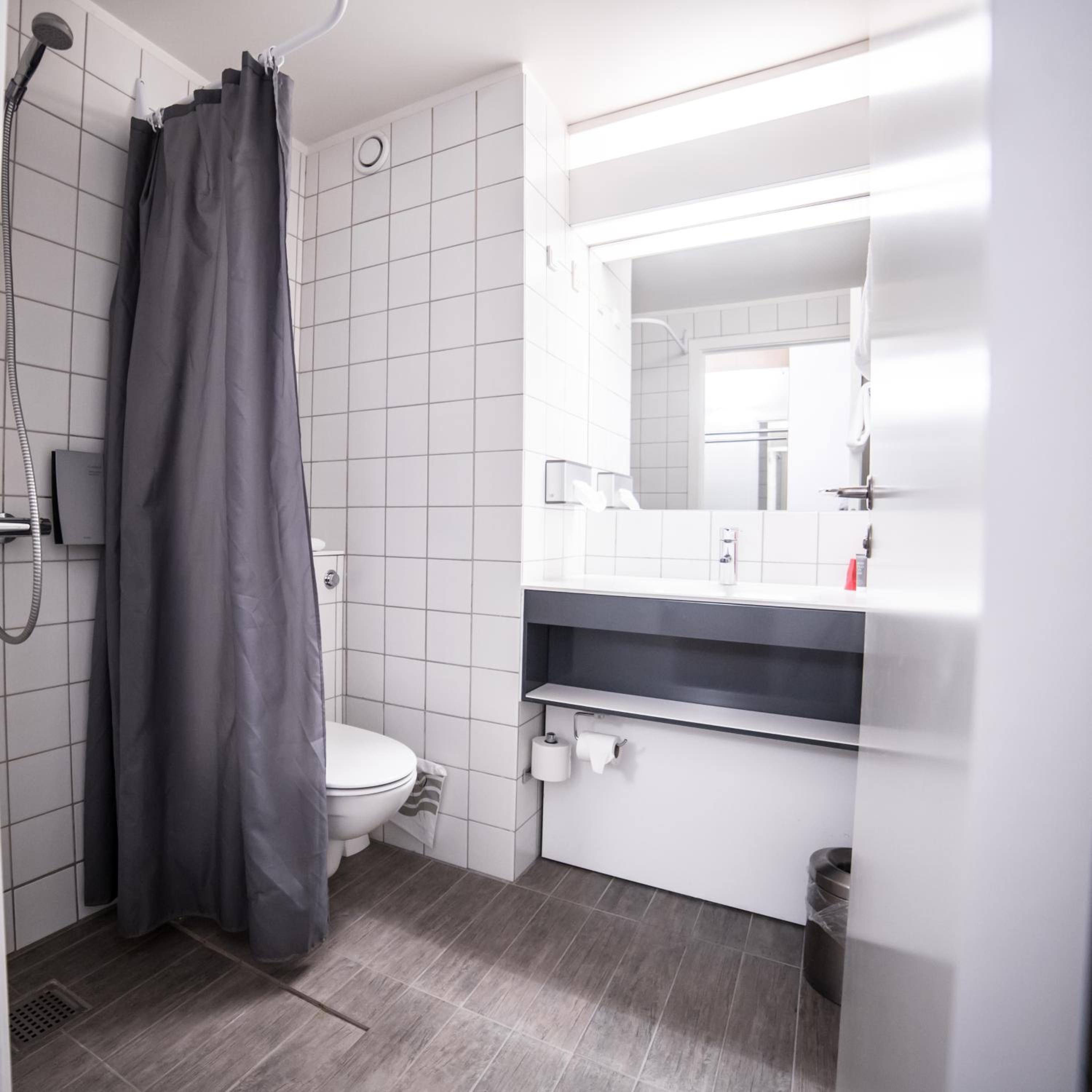 Standard Double or Twin Room - Photo 5