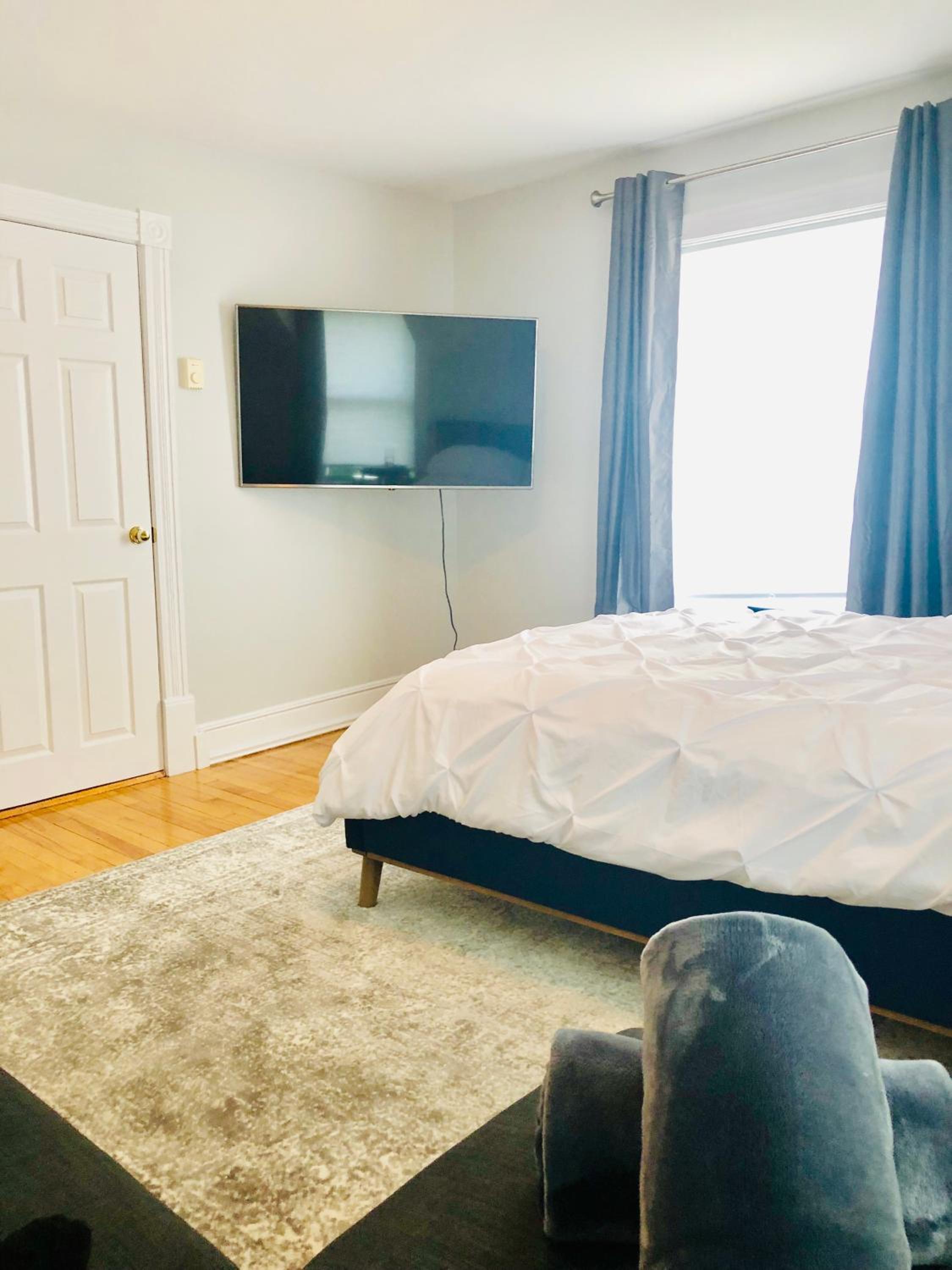 Two-Bedroom Apartment - Photo 20
