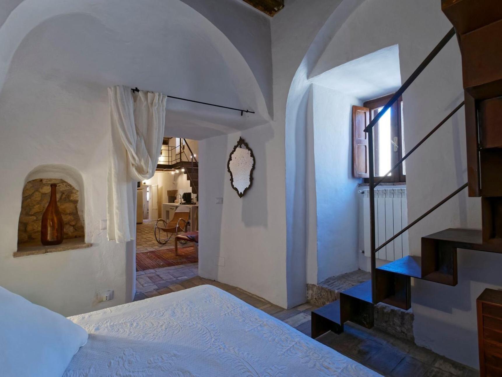 Loft - Photo 1